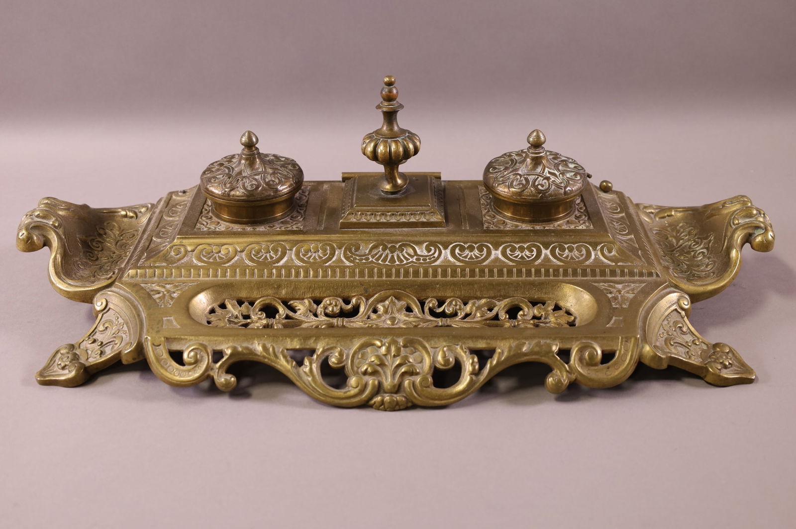 LARGE FANCY BRASS INKWELL (1 of 2)