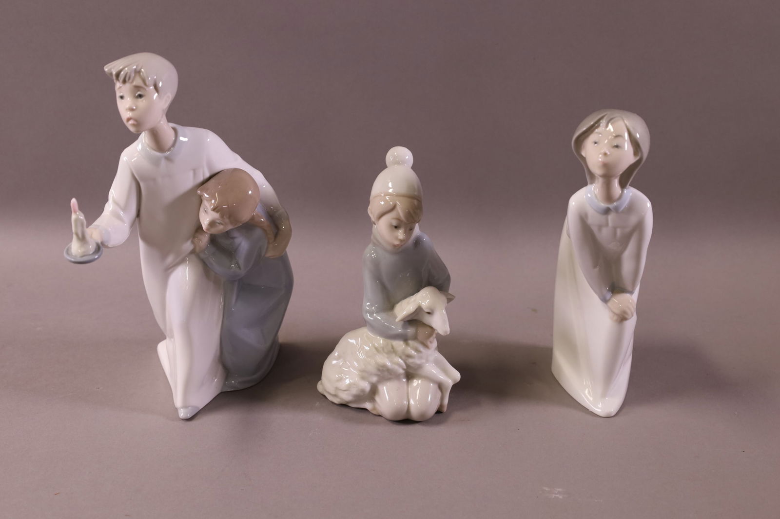 THREE LLADRO FIGURES (1 of 2)