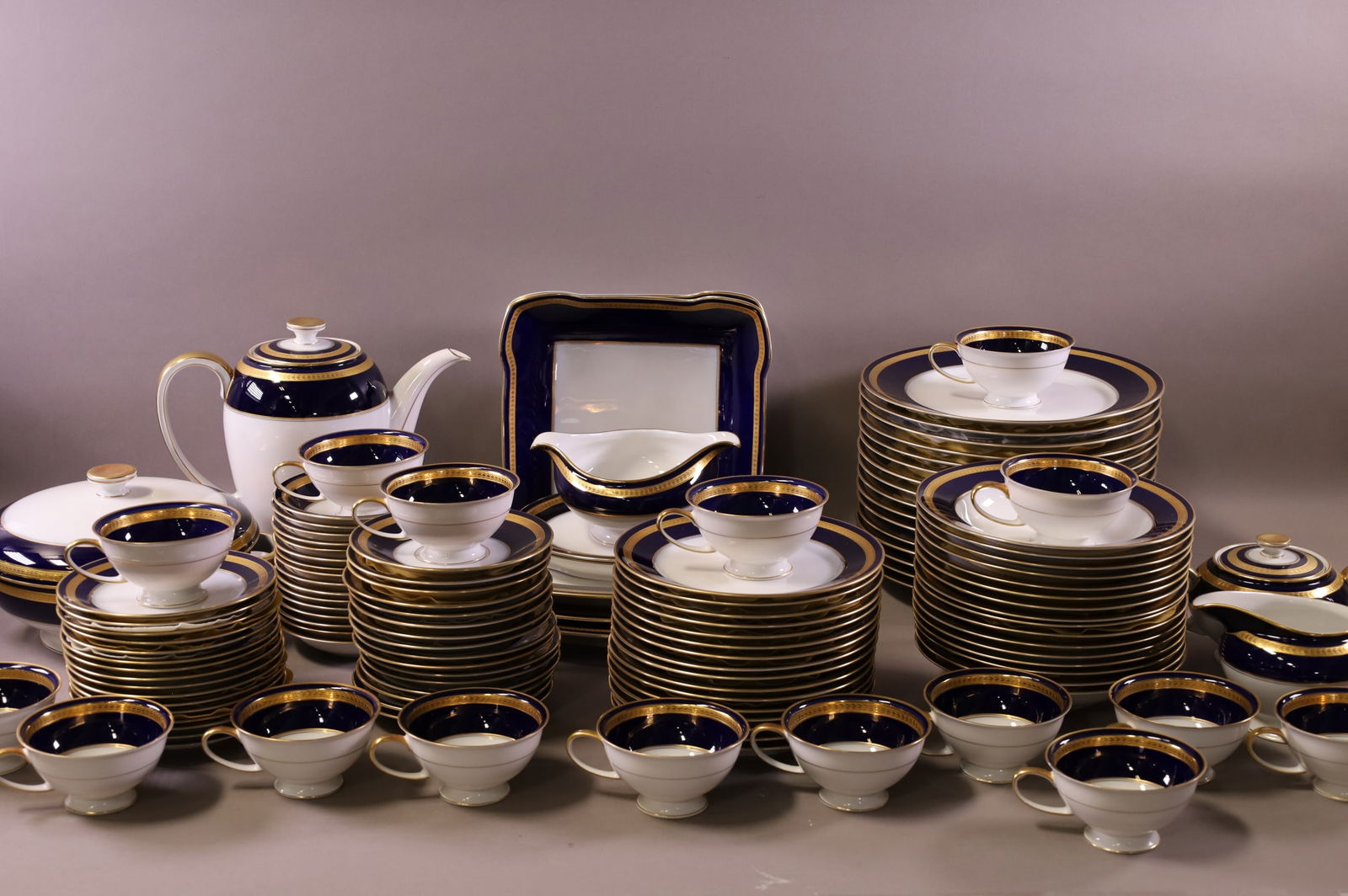 123 PC. ROSENTHAL "EMINENCE COBALT" CHINA SET (1 of 12)
