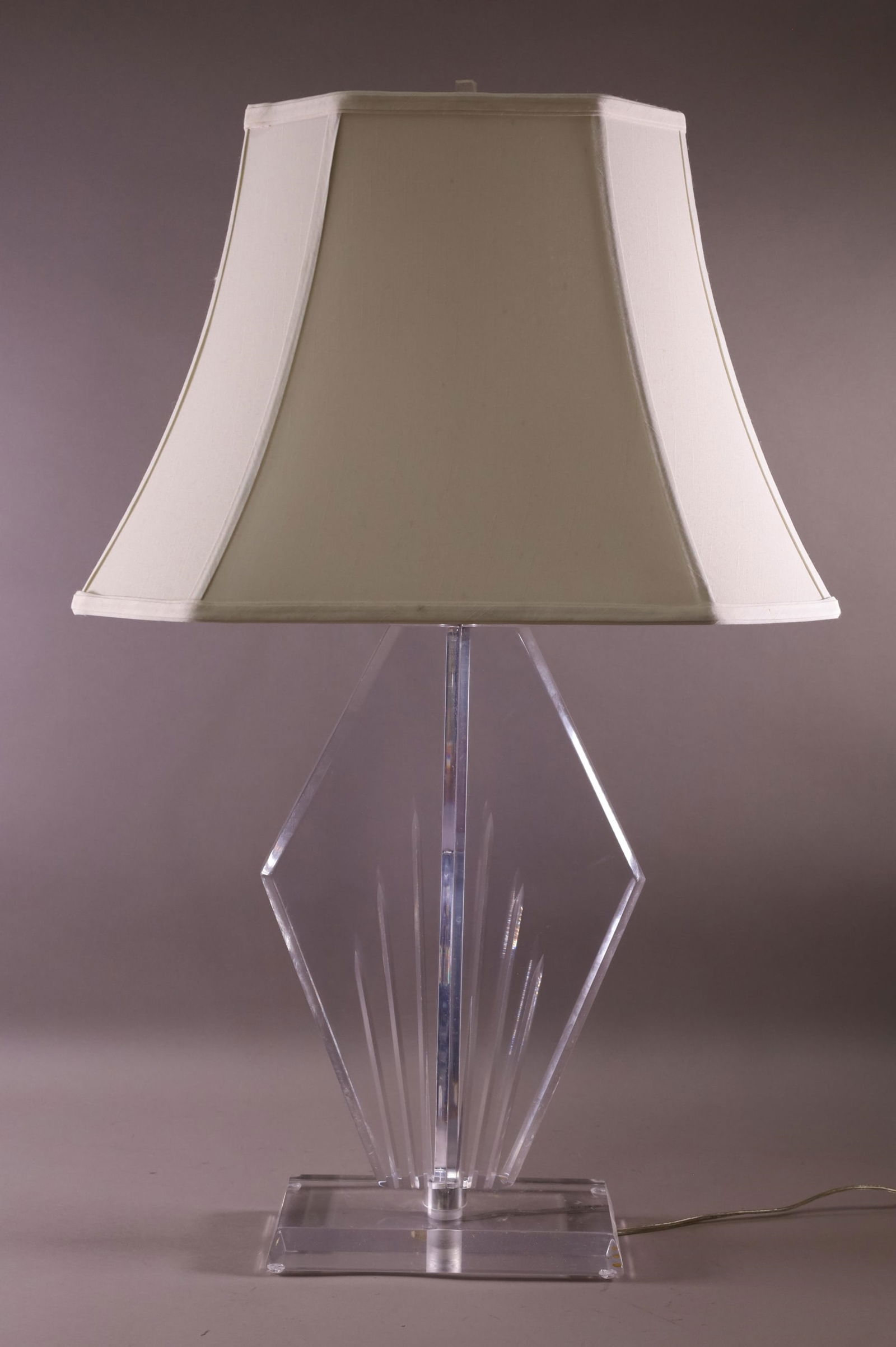 LUCITE TABLE LAMP (1 of 3)