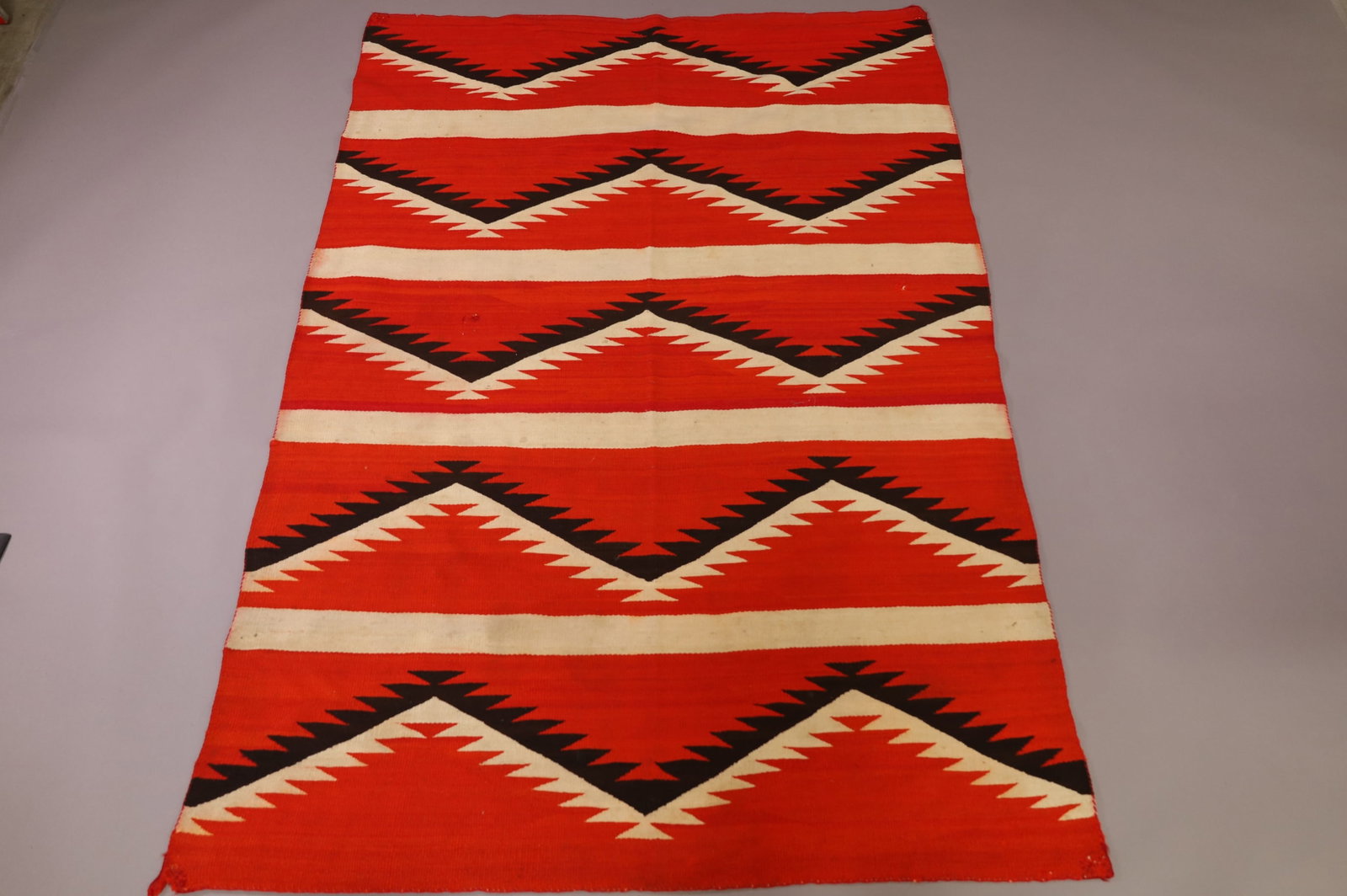 NAVAJO TRANSITIONAL RUG (1 of 16)