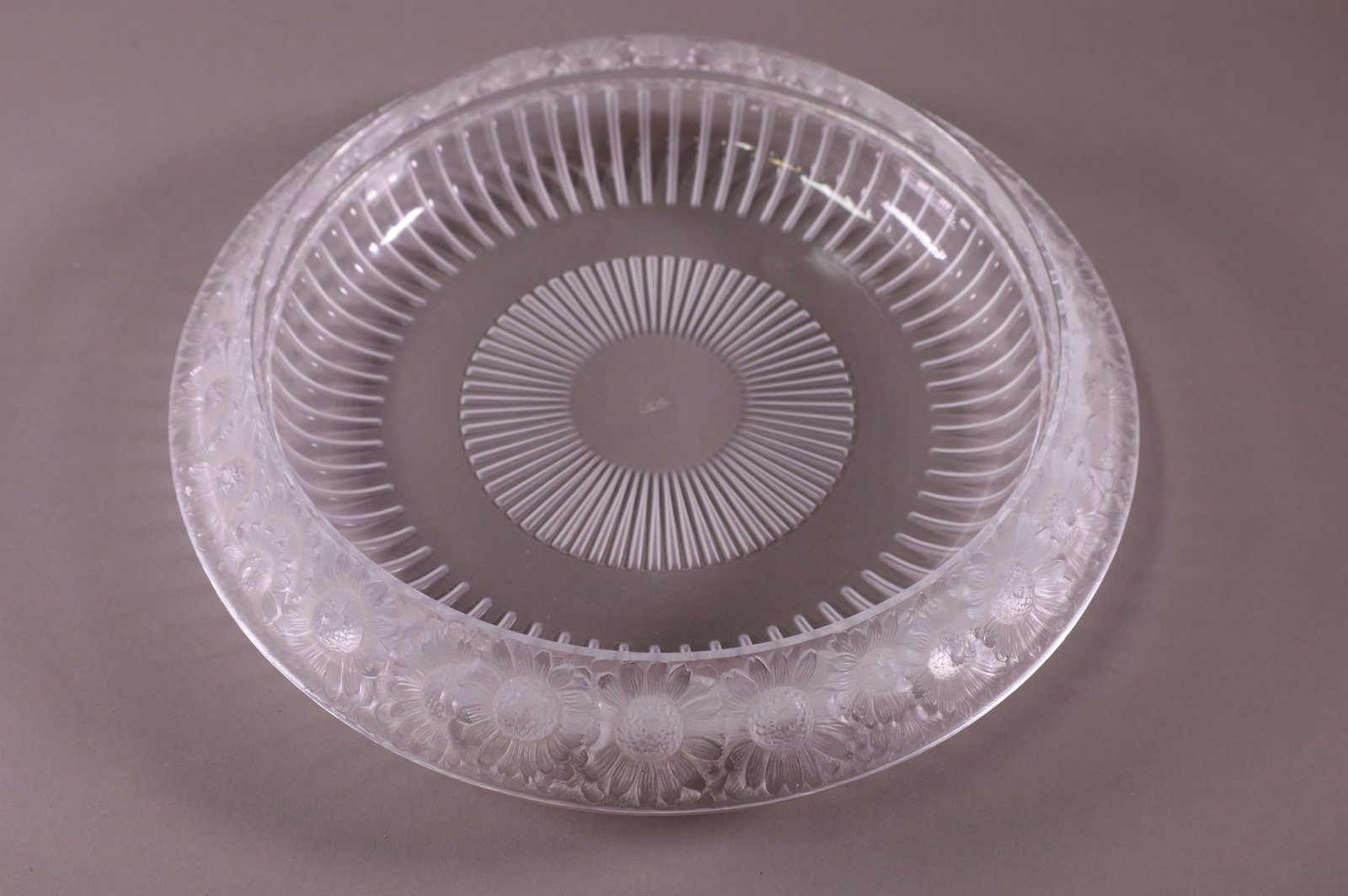 LALIQUE MARGUERITES CENTER BOWL: LALIQUE FRANCE MARGUERITES BOWL, GOOD CONDITION. 13" DIAM.