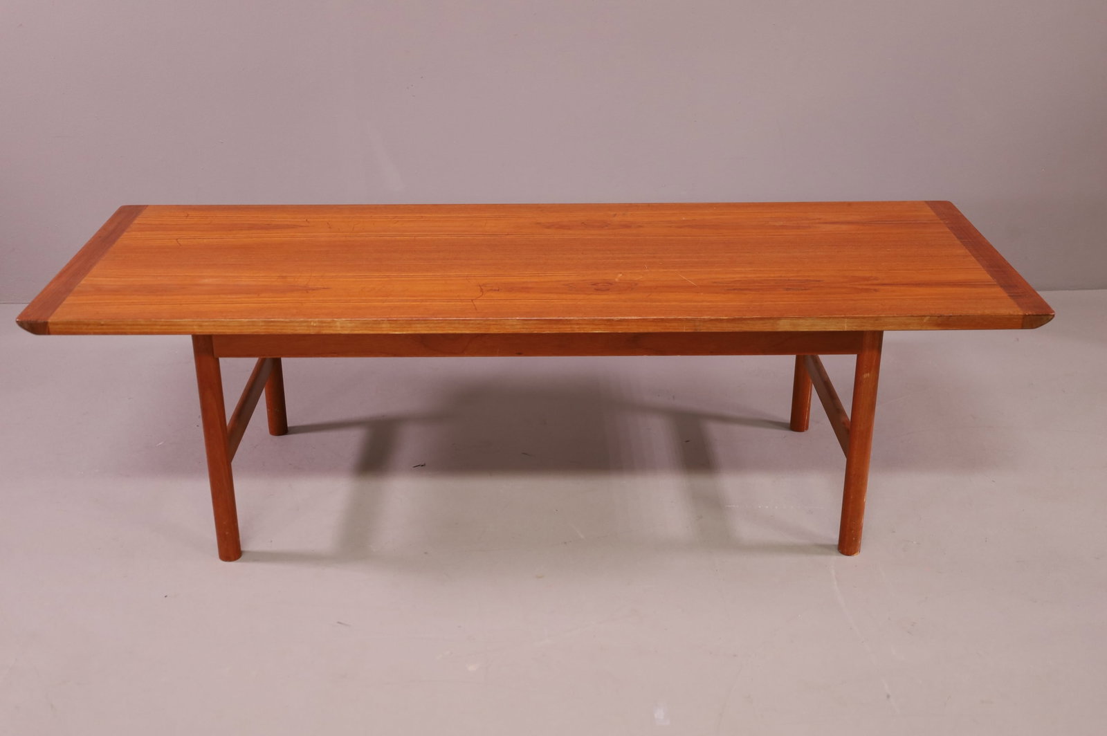 MID CENTURY MODERN COFFEE TABLE (1 of 4)