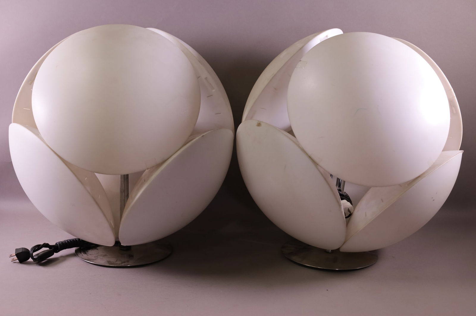 PAIR OF TAVOLO BUBBLE LAMPS (1 of 3)