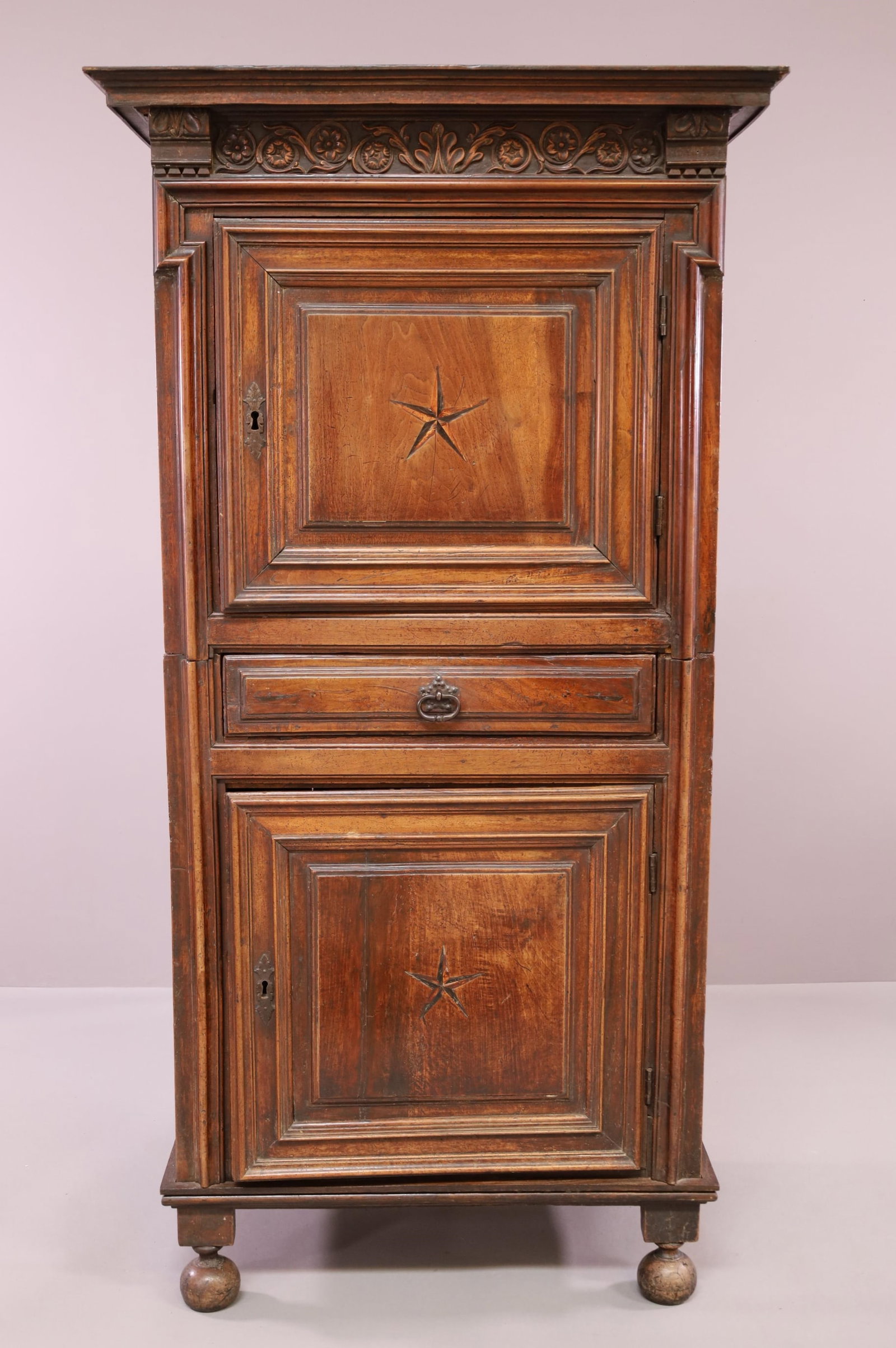 ANTIQUE ENGLISH OAK 2 DOOR CABINET (1 of 8)