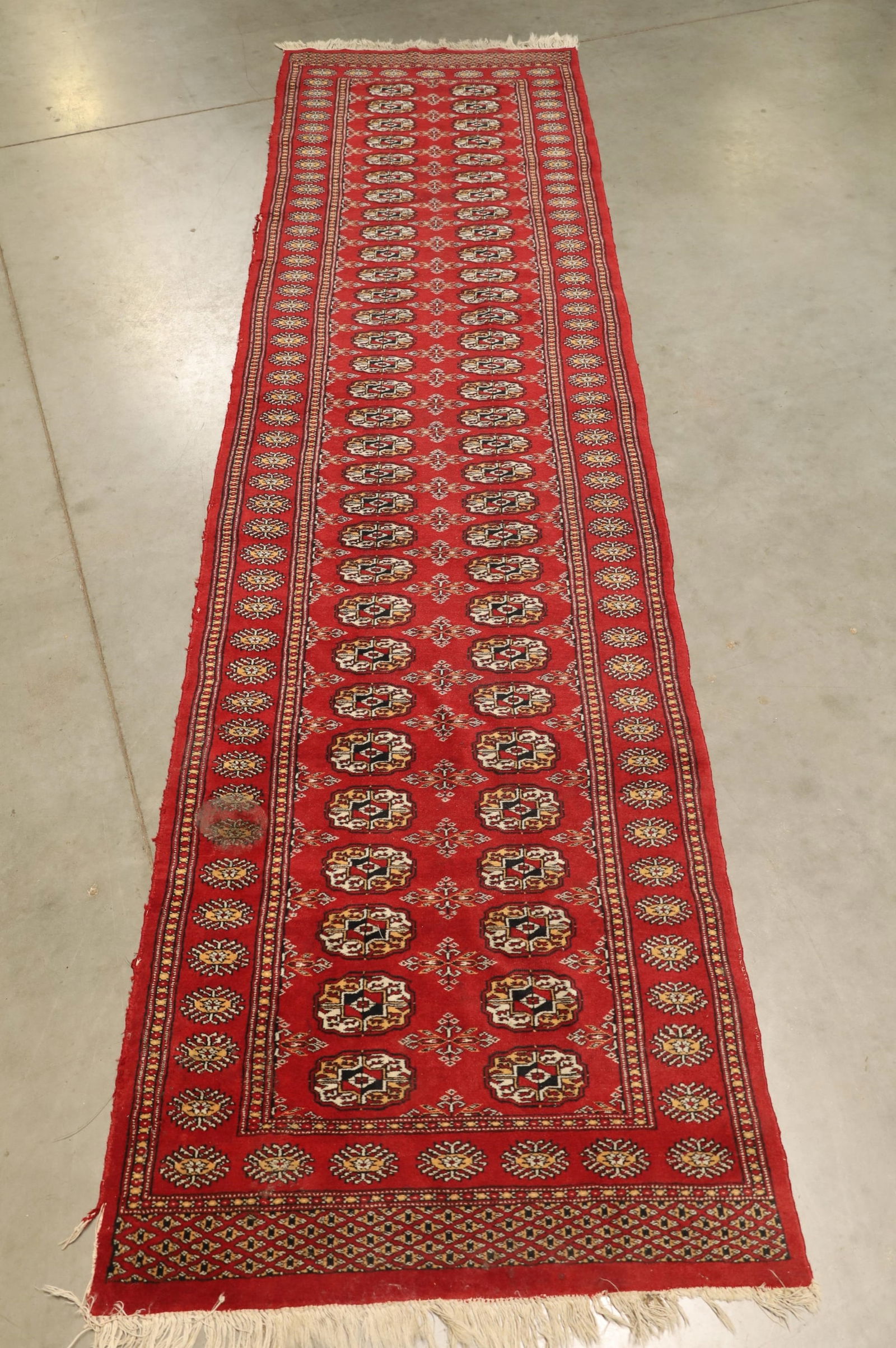APPROX 9' 8" x 2' 8" HANDMADE WOOL RUG (1 of 7)