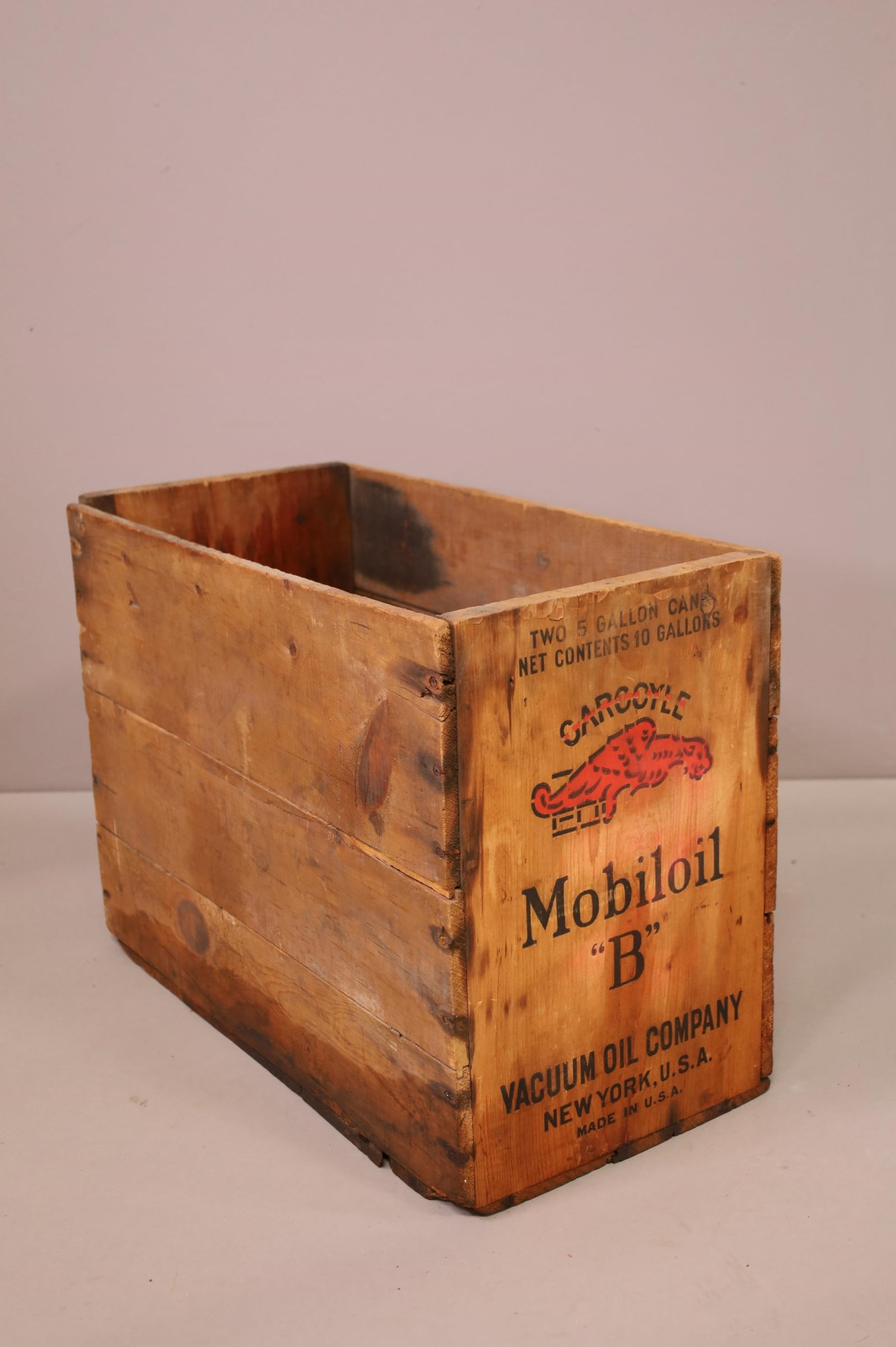 MOBILOIL "B" GARGOYLE CRATE (1 of 2)