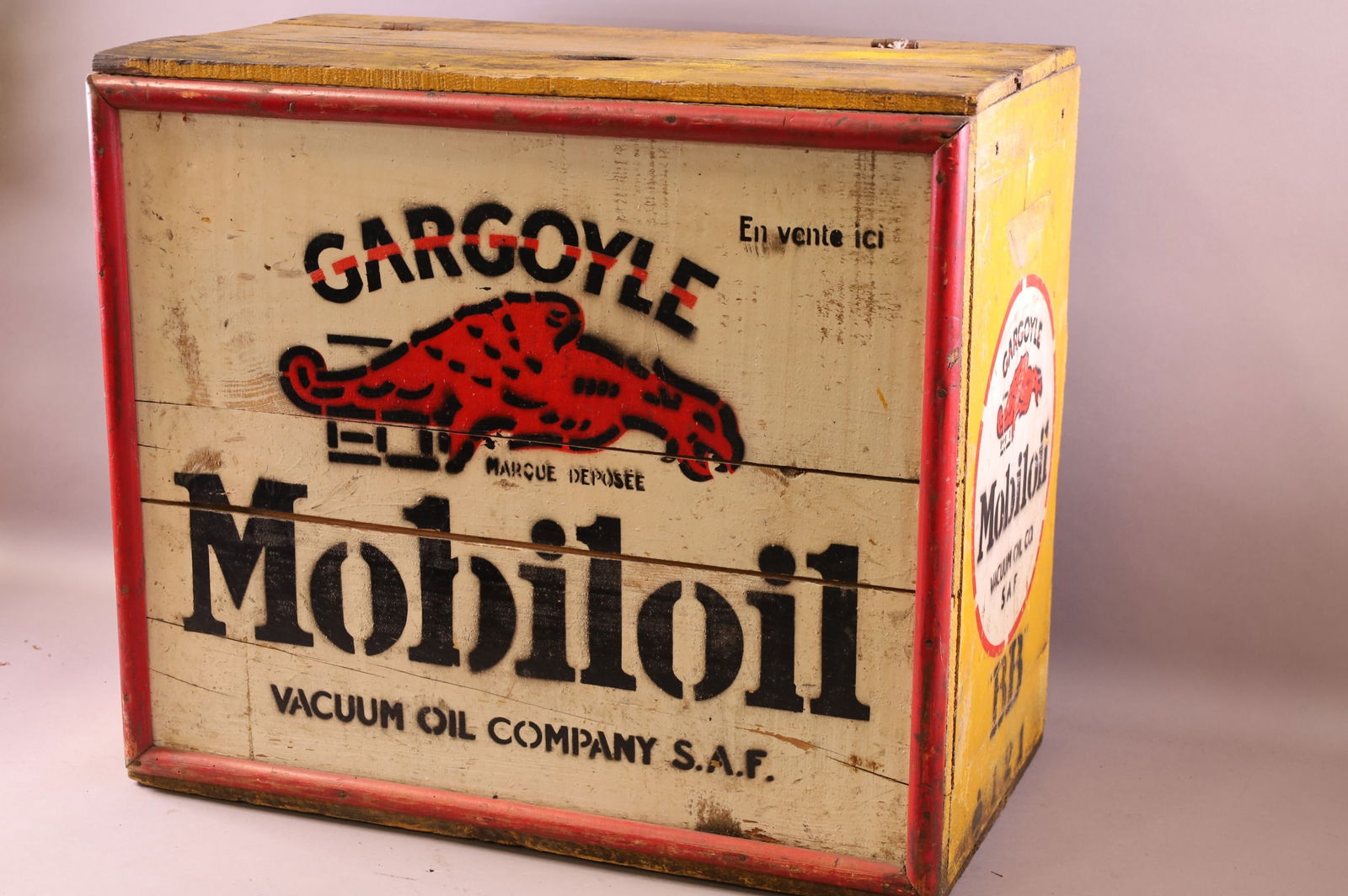 MOBILOIL GARGOYLE No 121 CRATE (1 of 4)