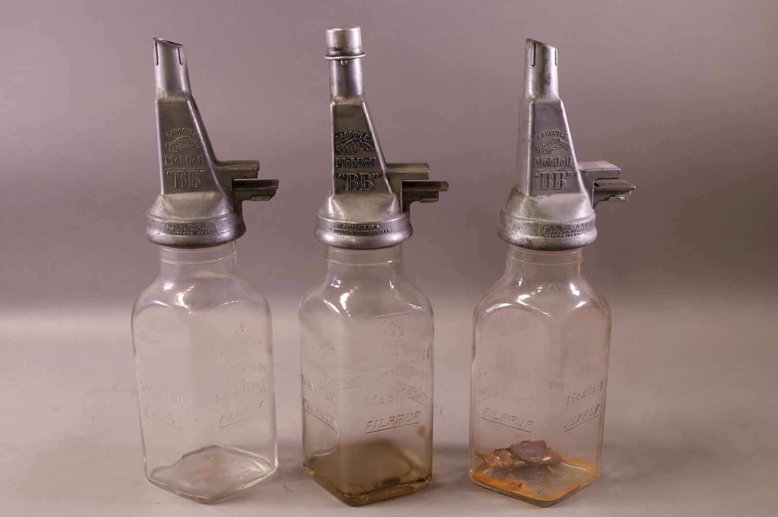 THREE MOBILOIL FILPRUF "BB" OIL BOTTLES (1 of 3)