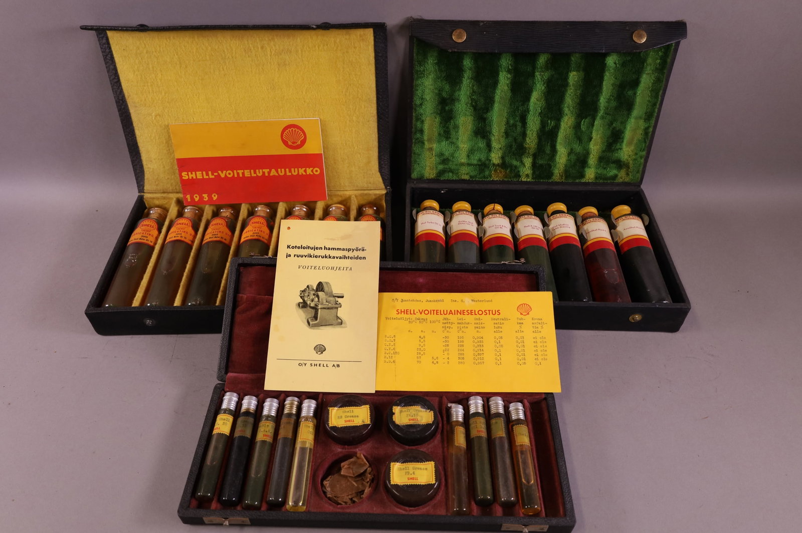 THREE SHELL SALESMAN SAMPLE OIL BOTTLE SETS (1 of 5)