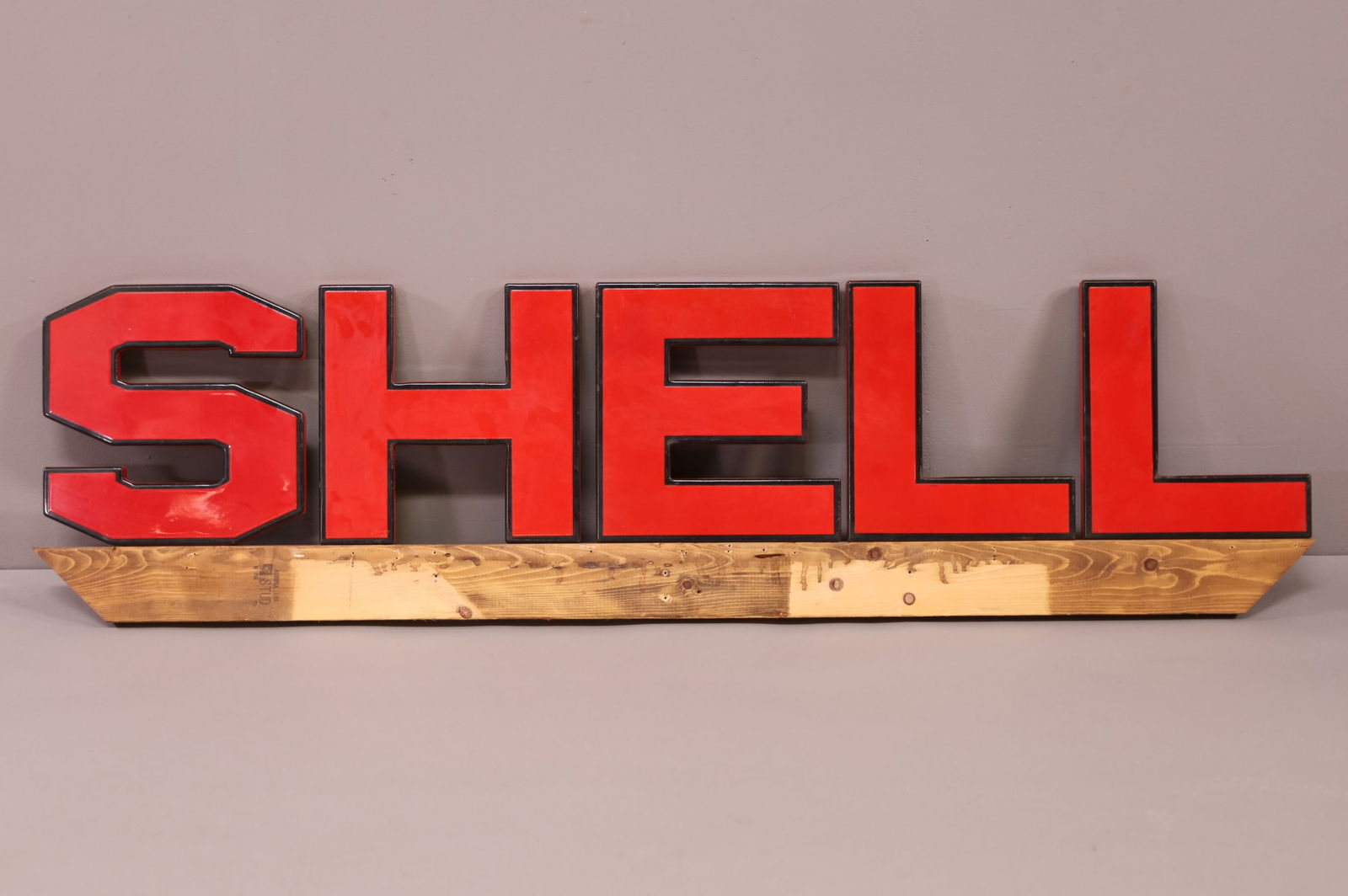 PORCELAIN SHELL LETTER SIGN (1 of 2)