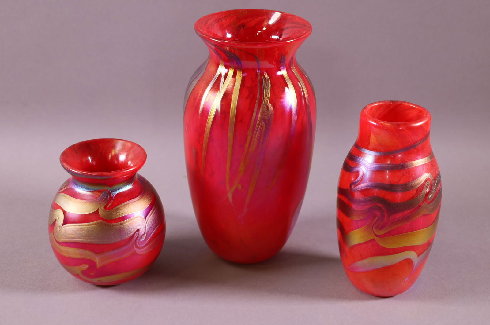 THREE PIECES OF ELAINE HYDE ART GLASS (1 of 3)