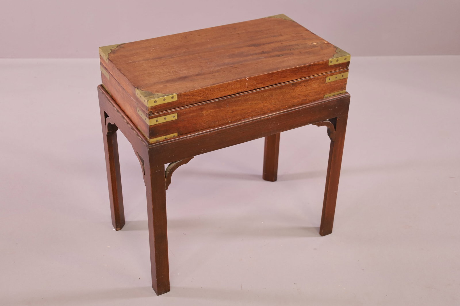 ENGLISH COTTON SPOOL BOX ON STAND (1 of 3)