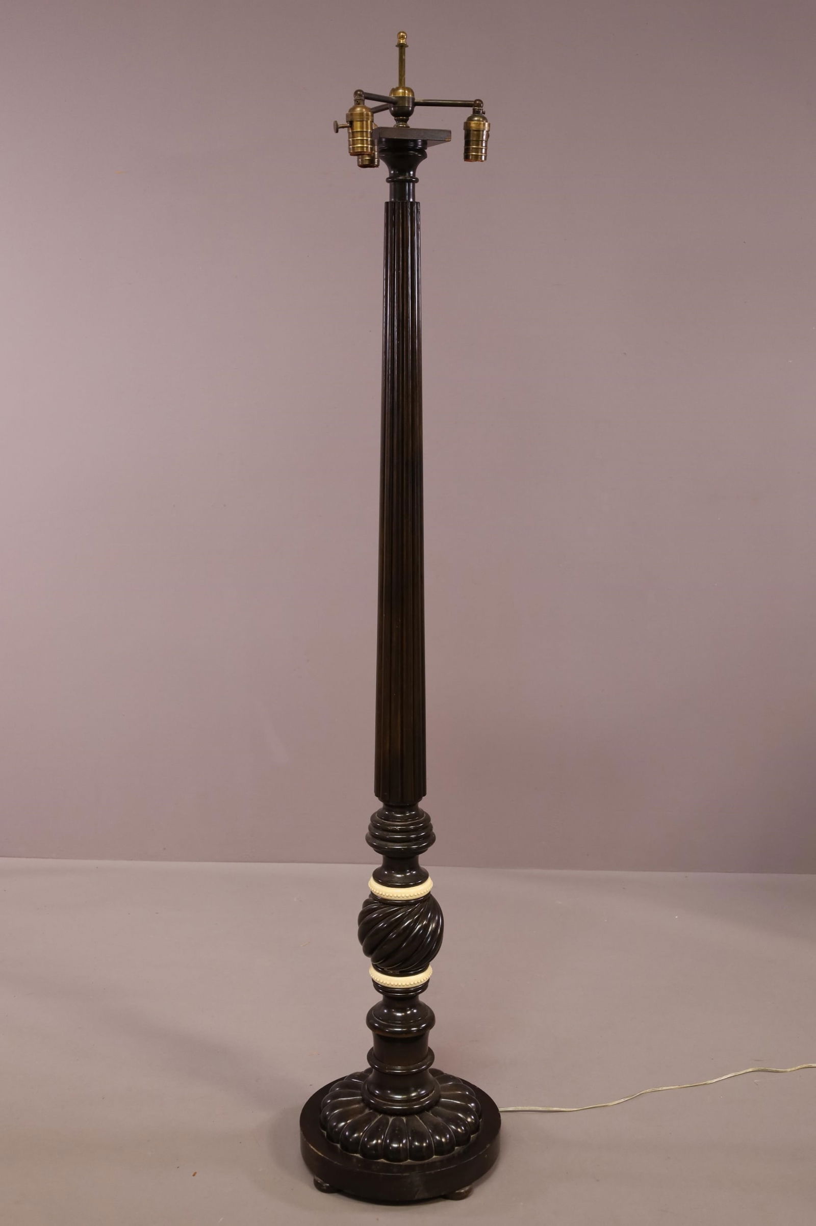 DECORATIVE FLOOR LAMP (1 of 3)