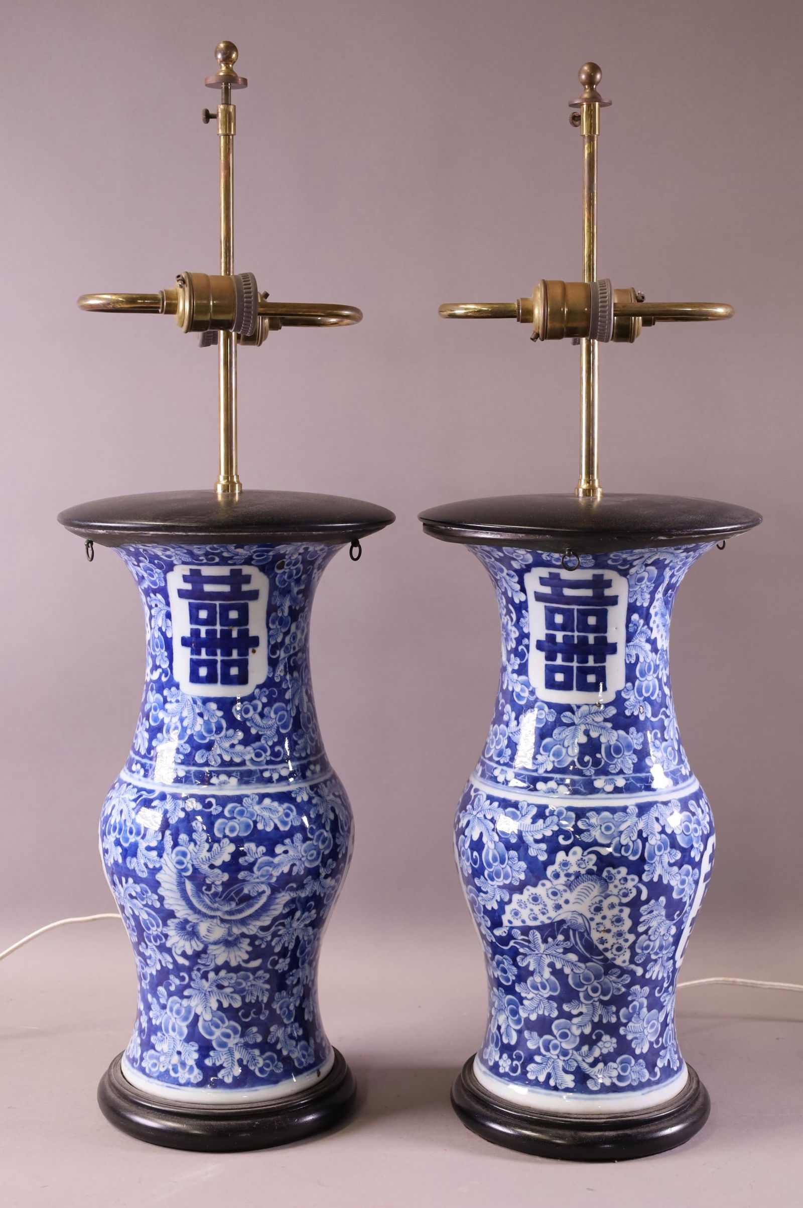 PAIR OF CHINESE BLUE & WHITE PORCELAIN TABLE LAMPS (1 of 3)