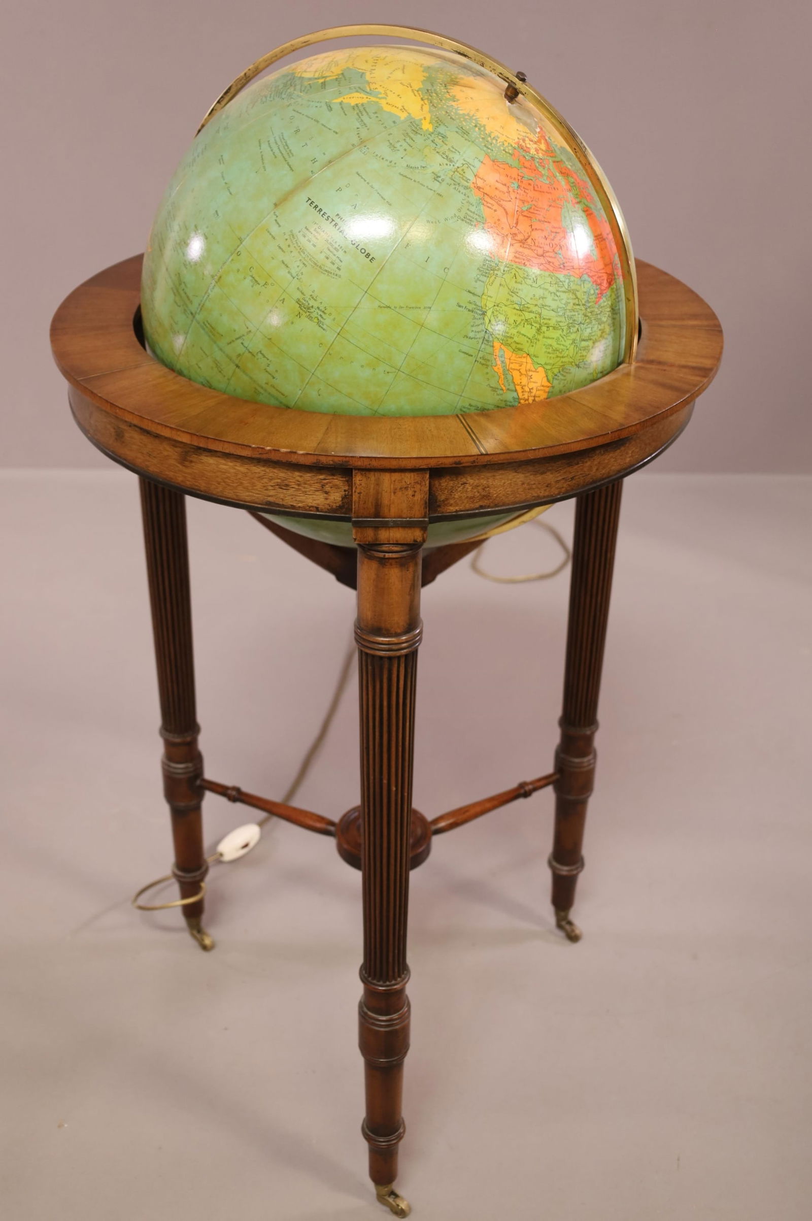 LIGHT UP GLOBE ON STAND (1 of 3)