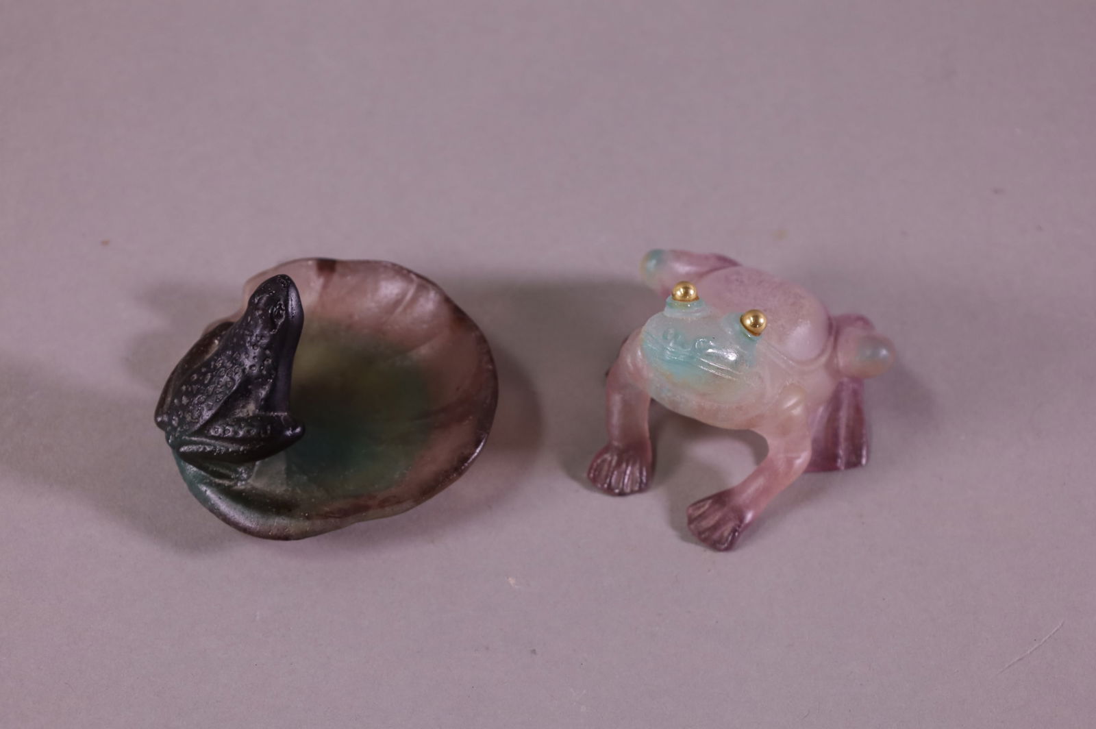TWO PIECES OF FROG FORM DAUM GLASS: FROG TRAY & FROG FIGURE. SIGNED ON BASE. GOOD CONDITION. 2 1/2" H & 2" H