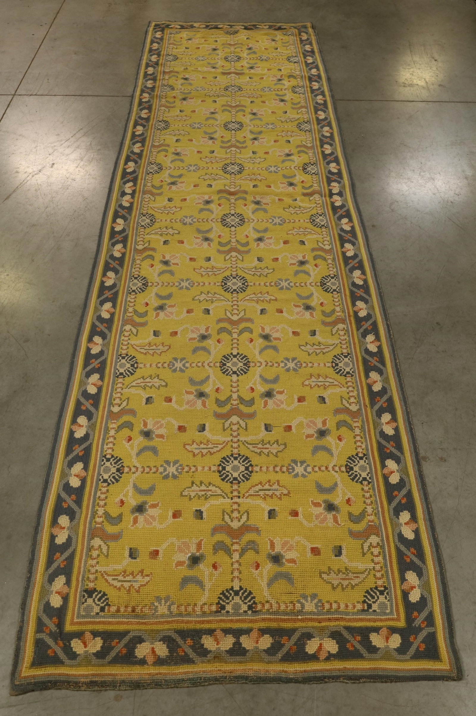 APPROX 11' 4" x 3' 5" HANDMADE WOOL RUG (1 of 5)