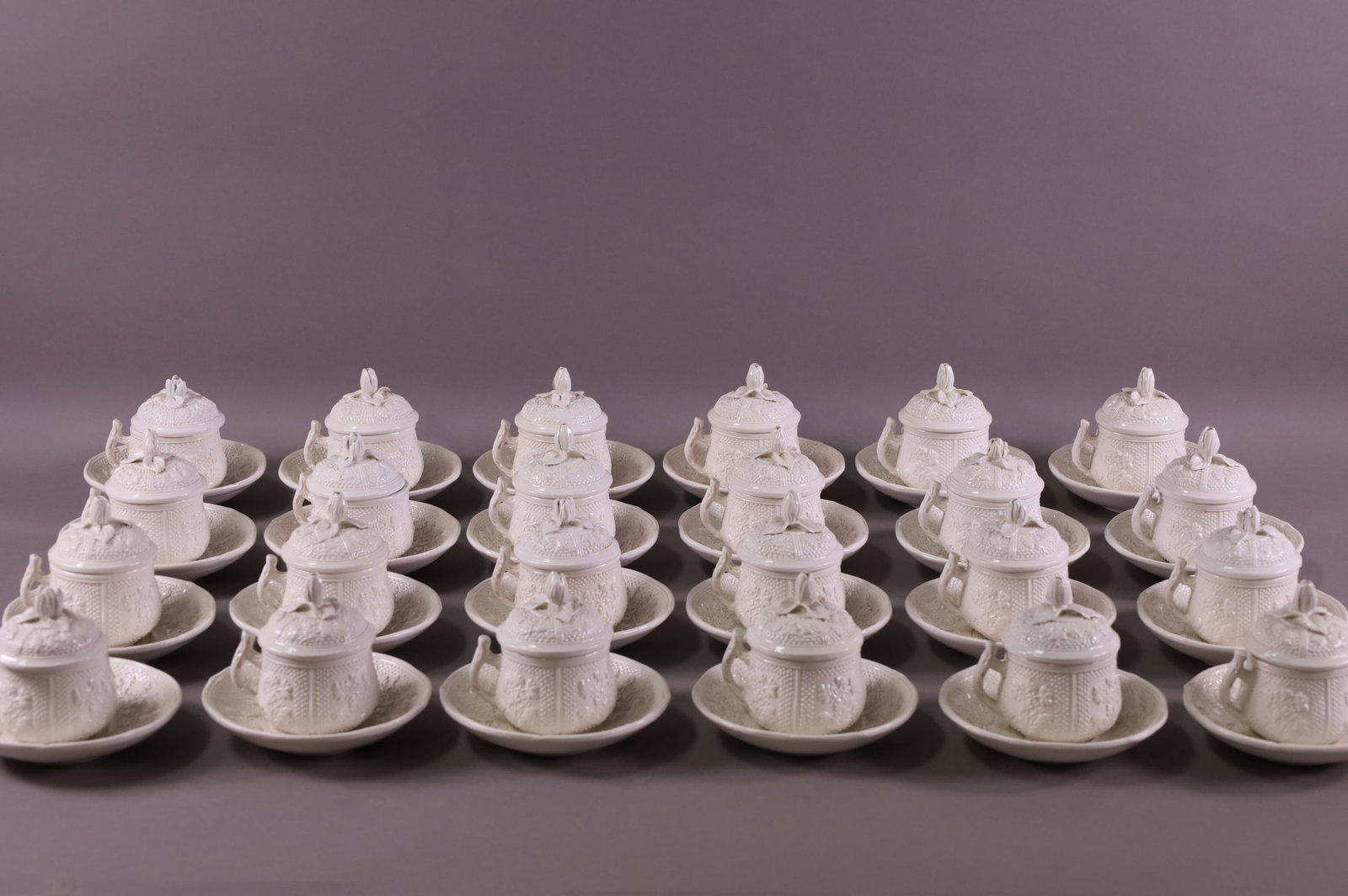 SET OF 24 ITALIAN CREAMWARE POTS DE CREMES: 4" TALL.