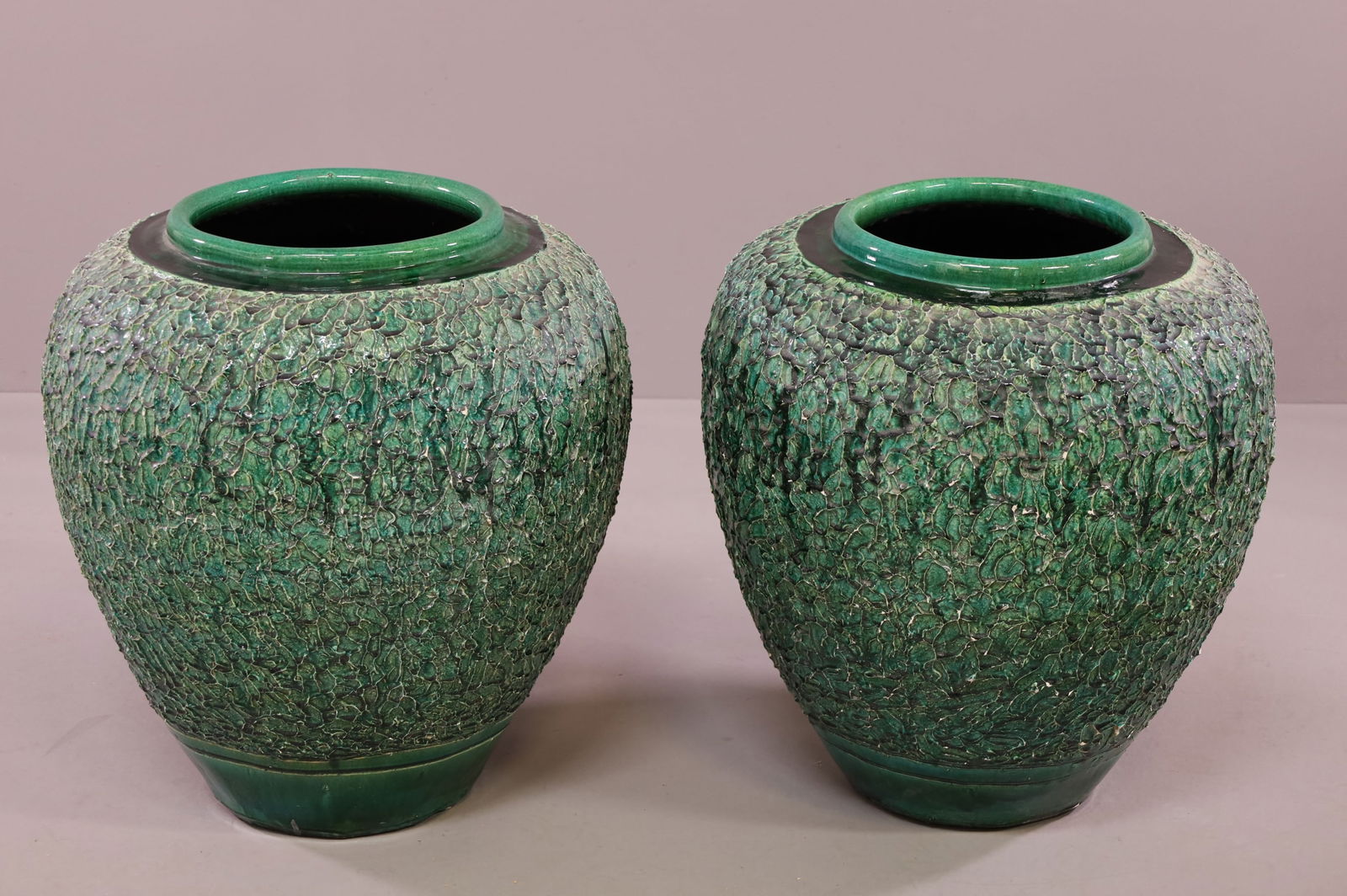 PAIR OF LARGE CERAMIC GARDEN URNS (1 of 2)