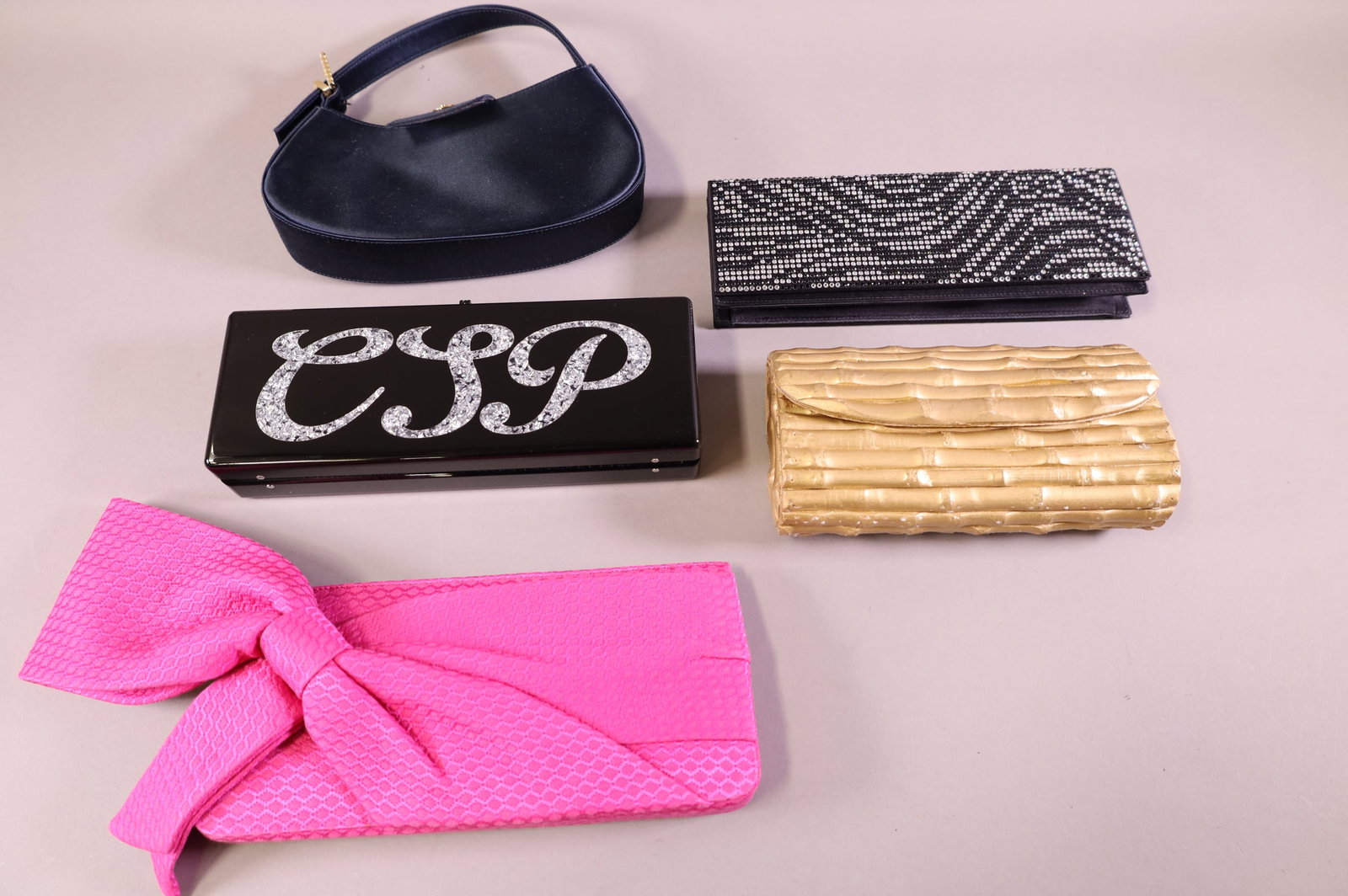 FIVE VINTAGE PURSES (1 of 9)