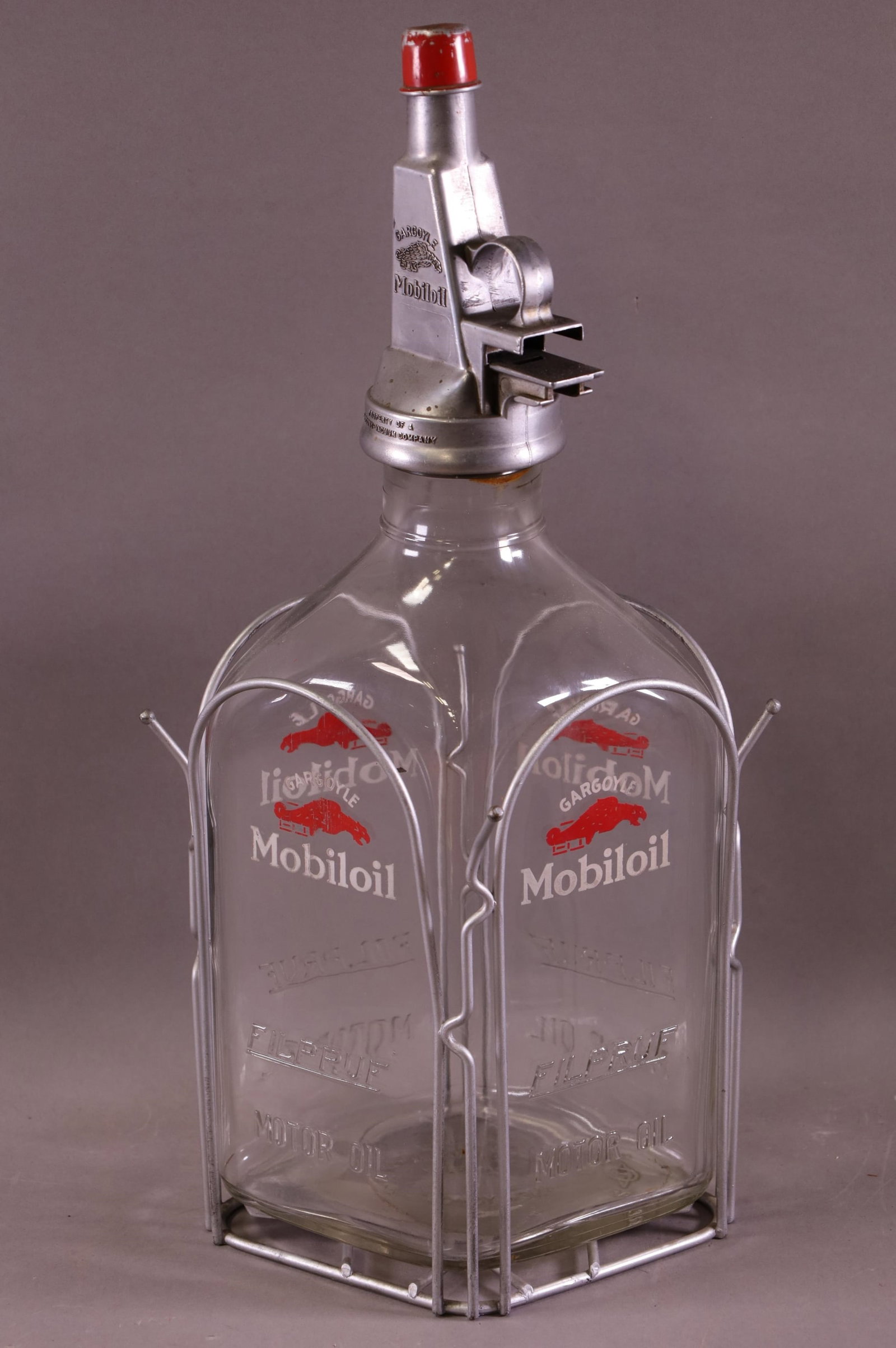 Gargoyle Mobiloil One Gallon Filpruf Bottle (TAC) (1 of 4)