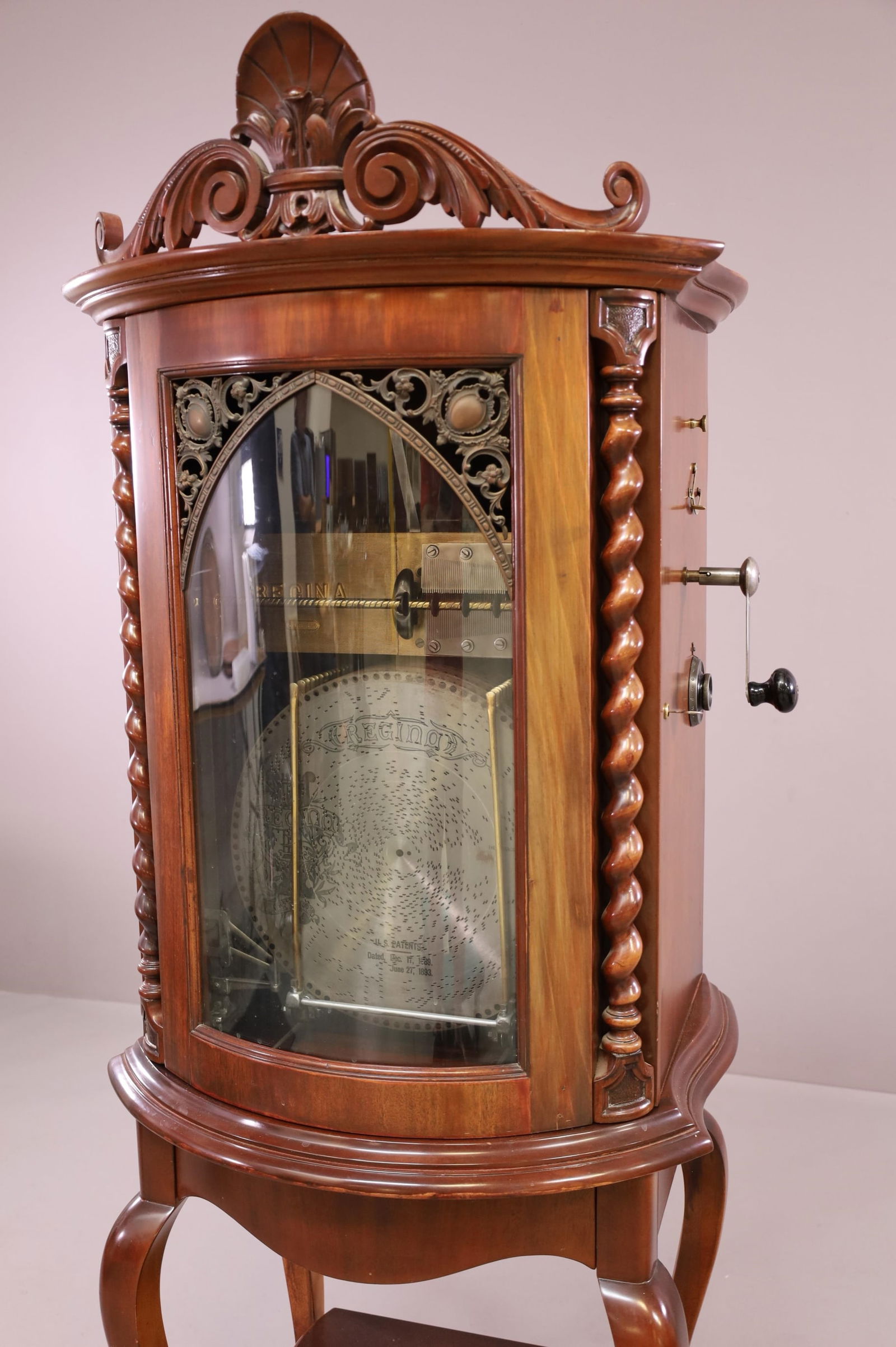 REGINA MODEL 35 AUTOMATIC CHANGER MUSIC BOX (1 of 13)