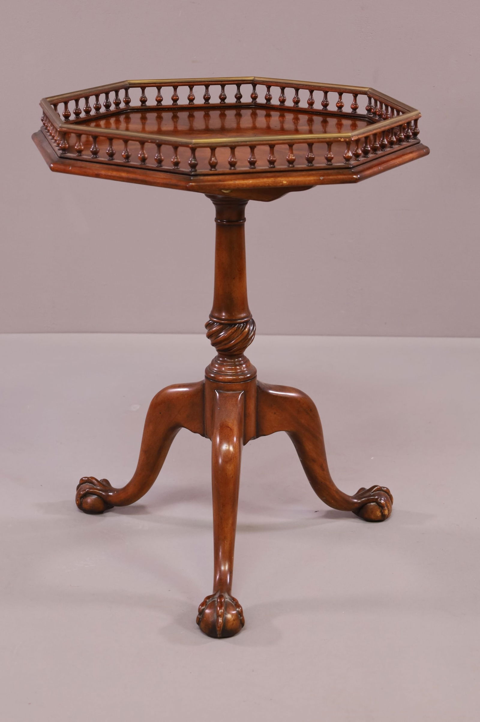 MAHOGANY TILT TOP SIDE TABLE (1 of 4)