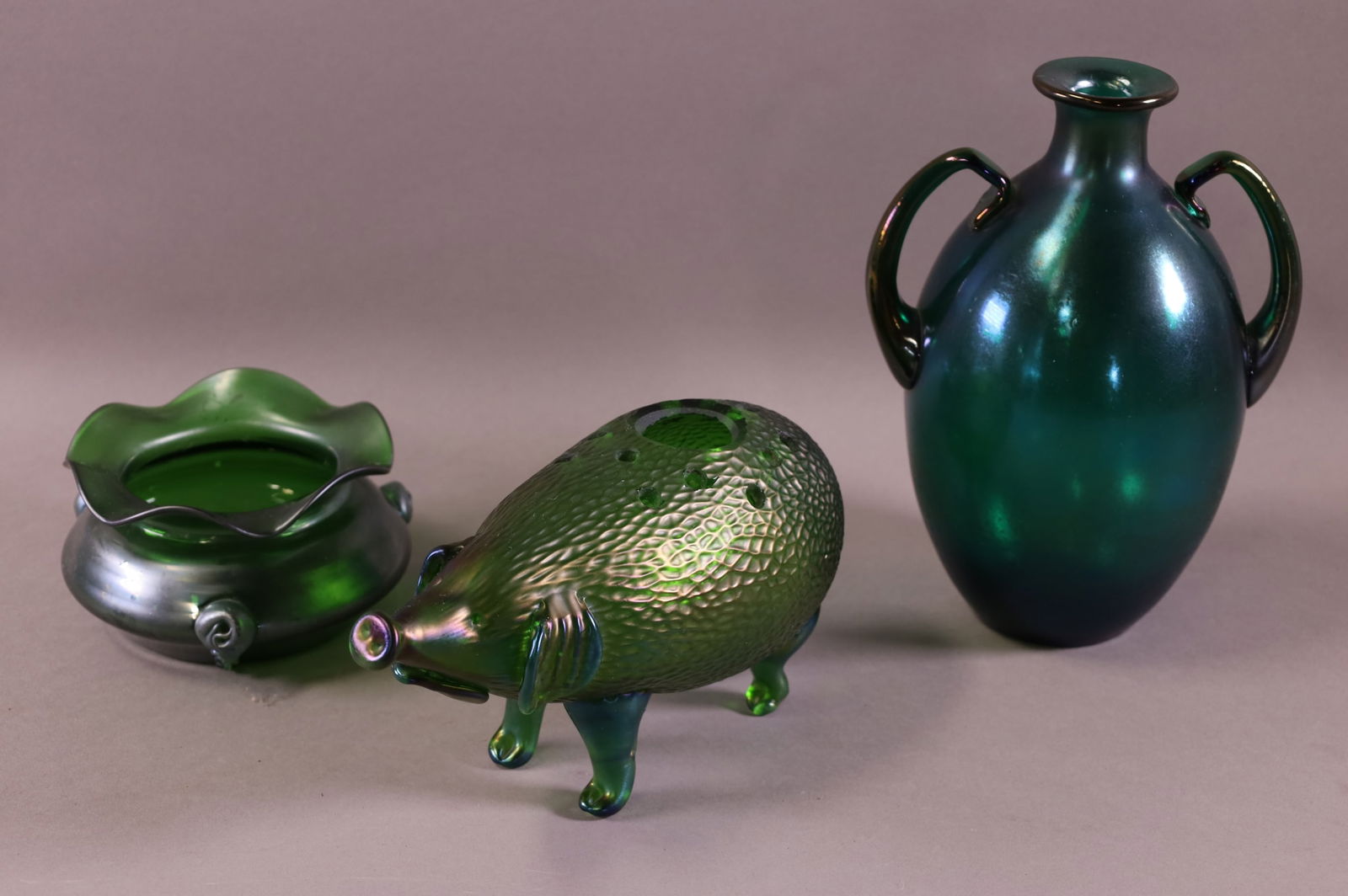 THREE PIECES OF ART GLASS (1 of 4)