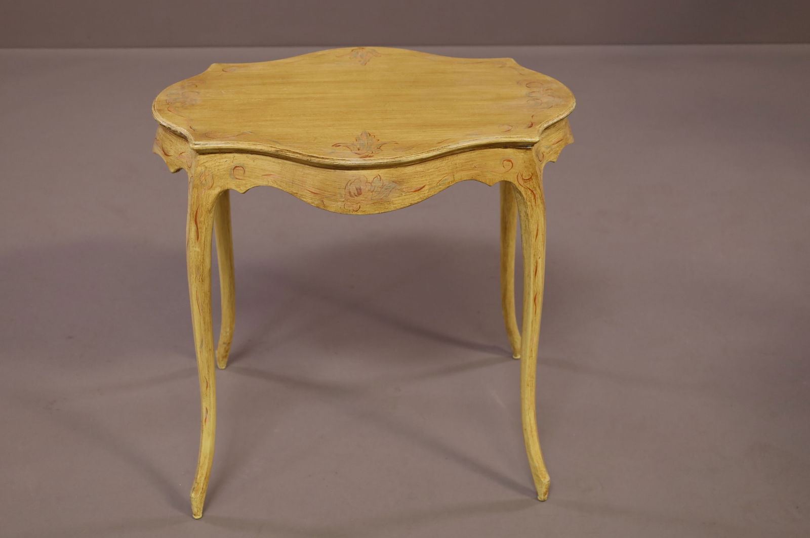 SMALL PAINTED FINISH SIDE TABLE (1 of 2)