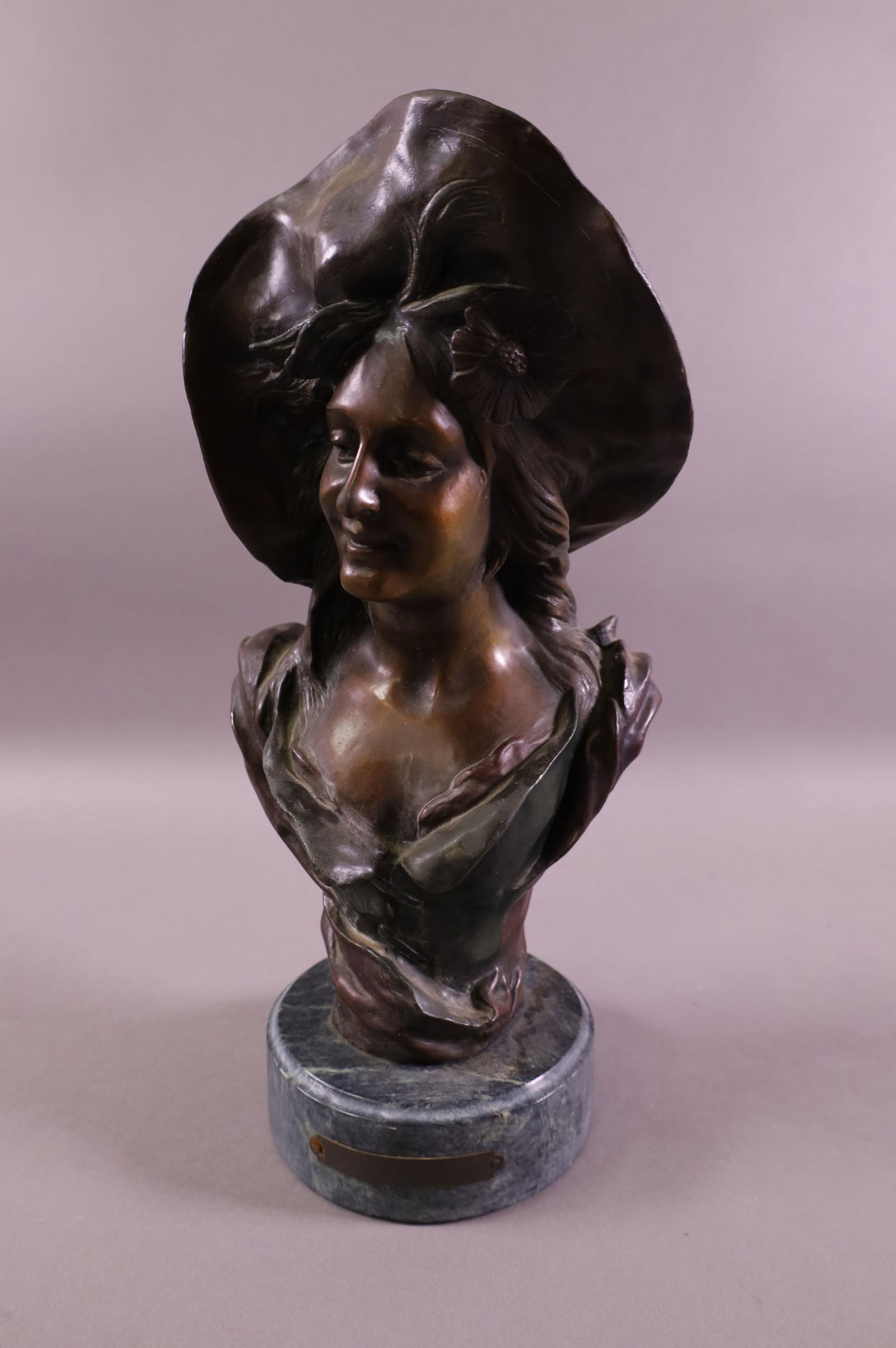 SMALL BRONZE BUST OF A LADY (1 of 3)