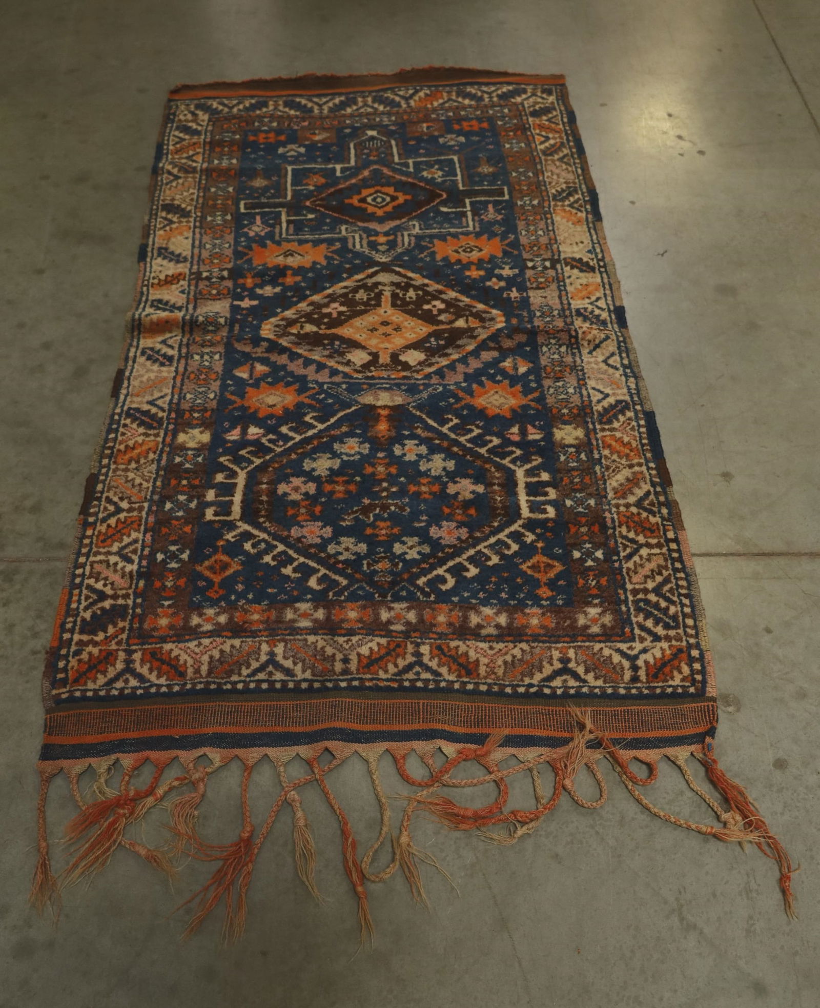 APPROX 7' x 3' 6" HANDMADE WOOL RUG (1 of 4)