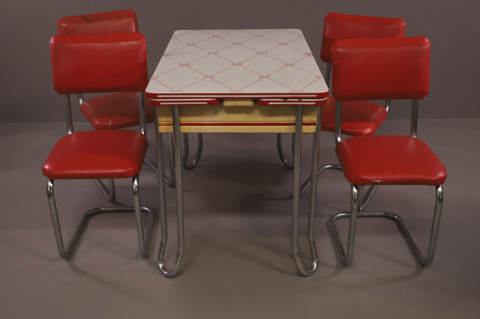 1940'S KITCHENETTE TABLE W/ 4 CHAIRS (1 of 3)