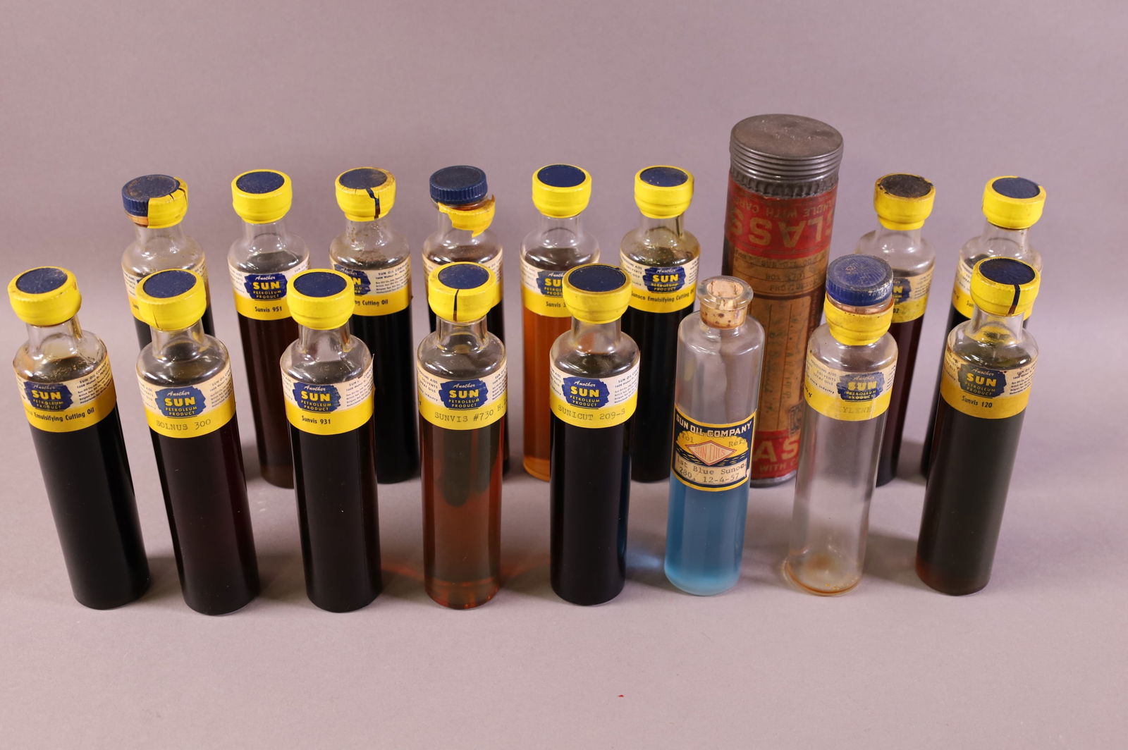 SUN PETROLEUM SALESMAN SAMPLE OIL BOTTLES (1 of 1)