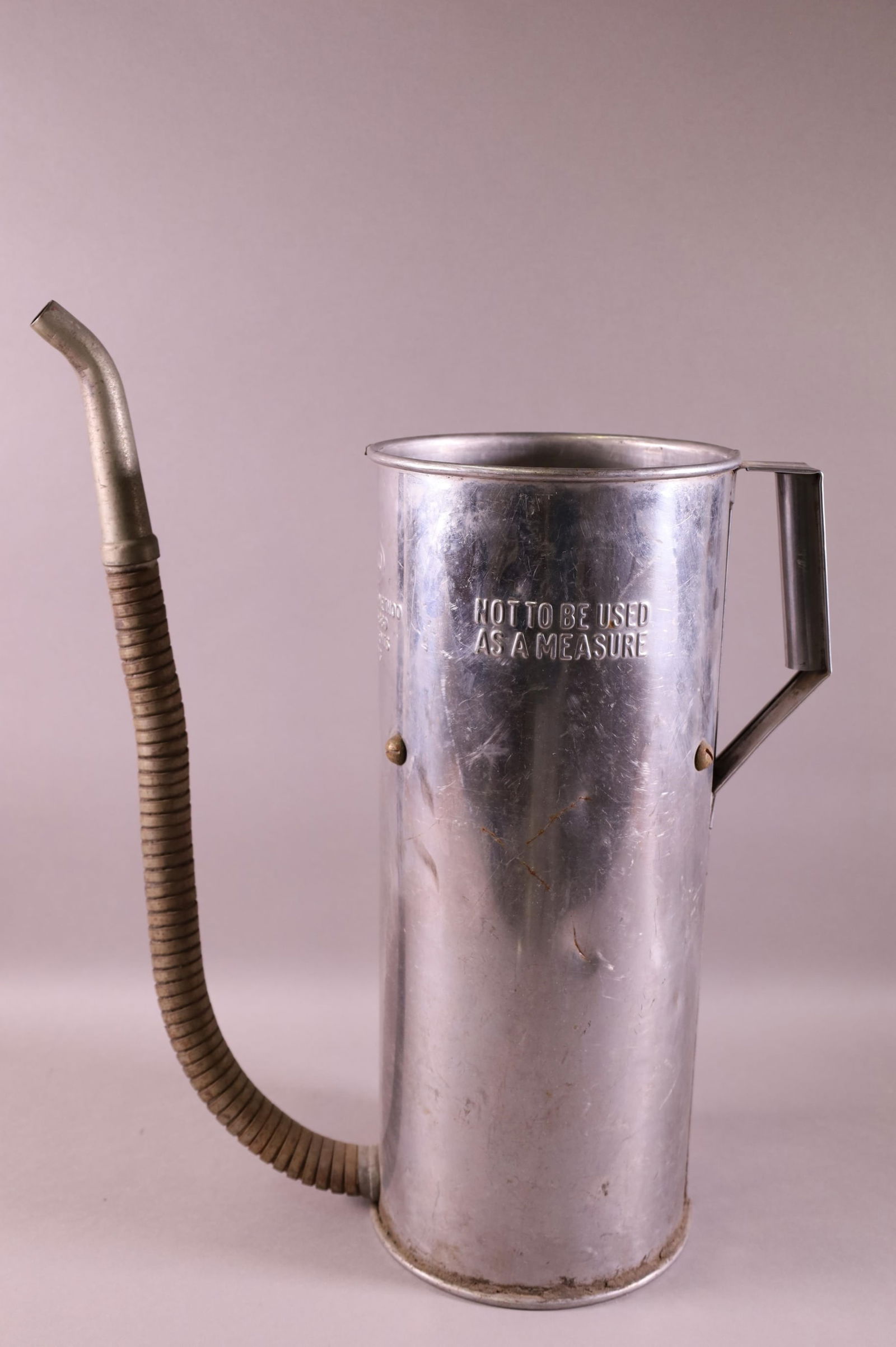 LARGE SWING SPOUT OIL CAN (1 of 2)