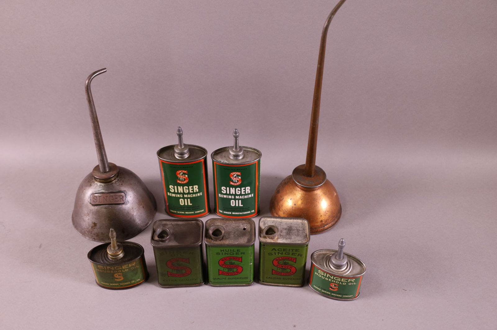 SINGER OIL CANS & DISPENSERS (1 of 1)