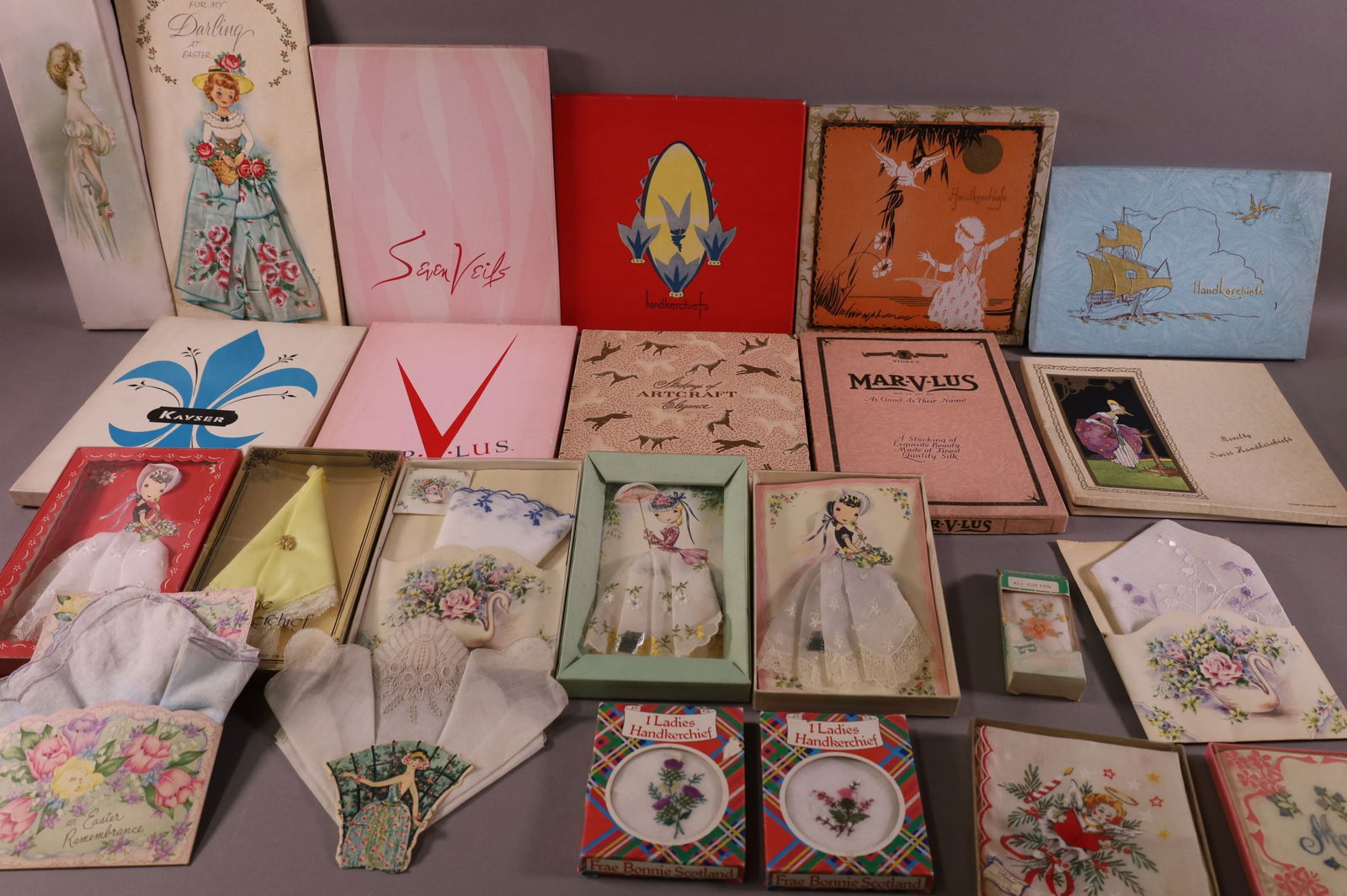 COLLECTION OF VINTAGE HANDKERCHIEFS (1 of 5)