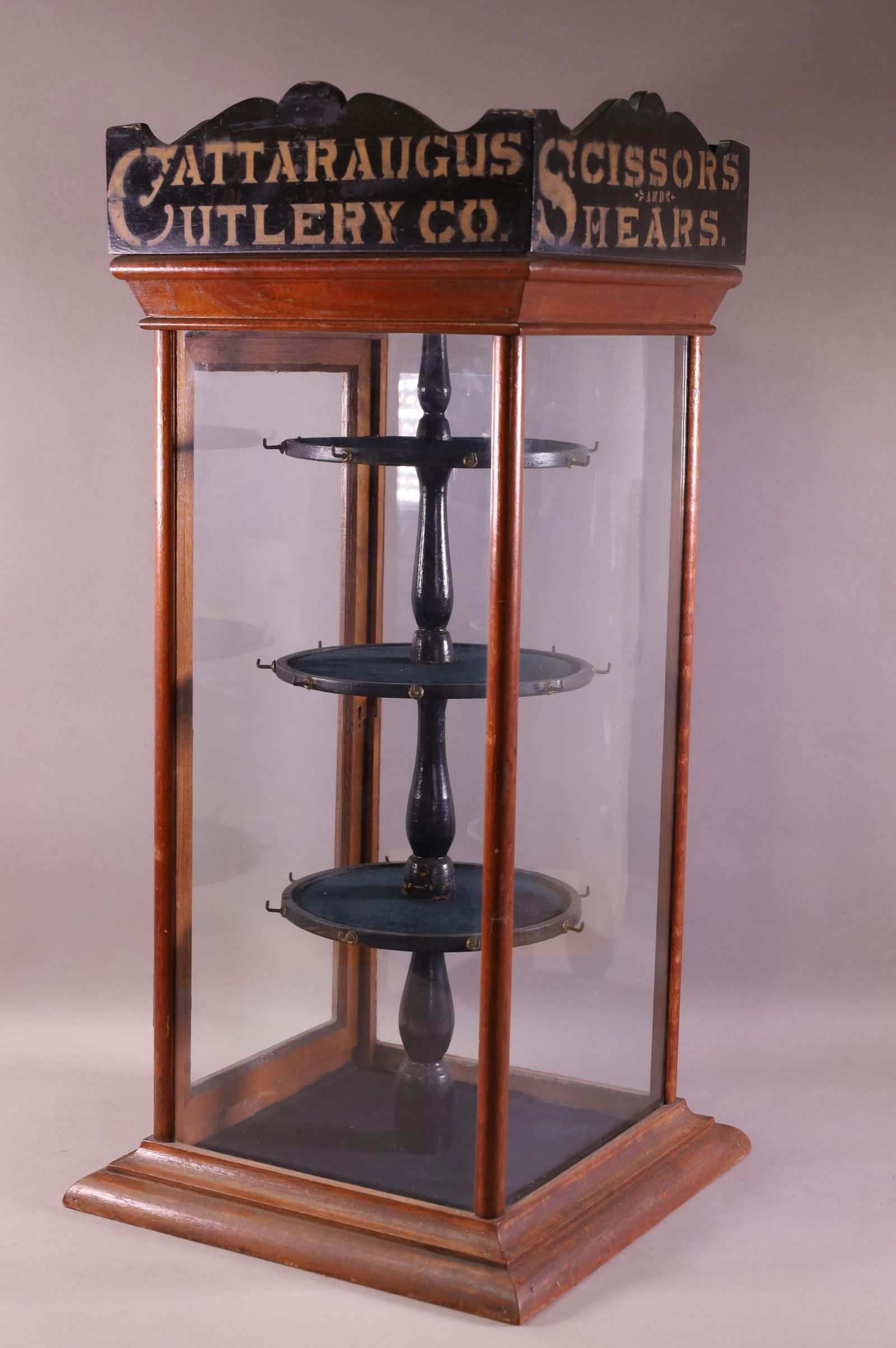 CATTARAUGUS CUTLERY COUNTER TOP DISPLAY (1 of 2)