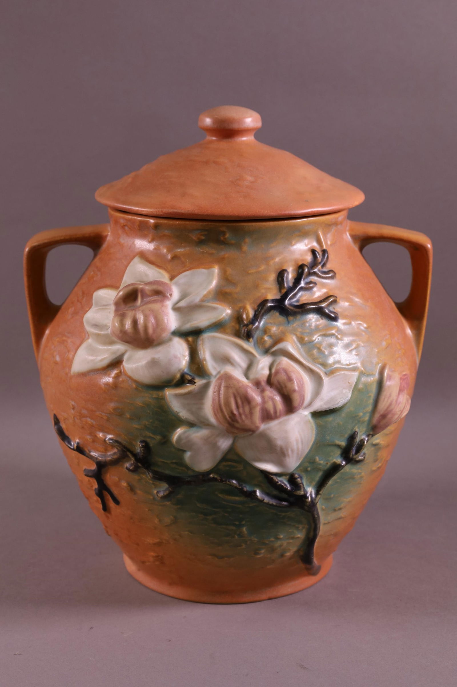 ROSEVILLE MAGNOLIA COOKIE JAR (1 of 2)
