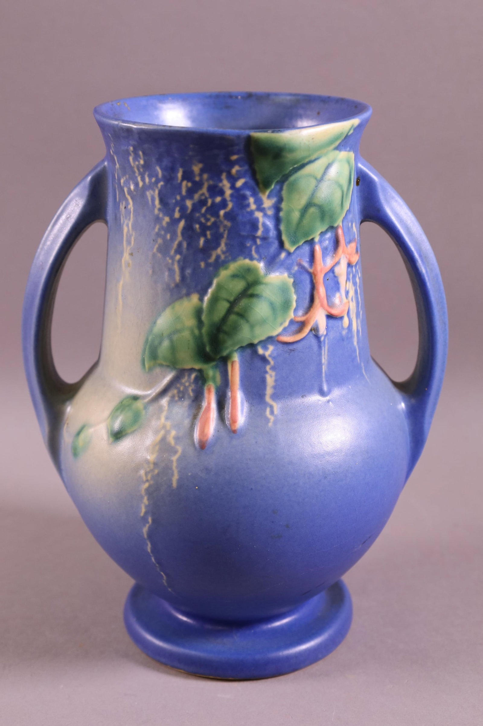 ROSEVILLE FUCHSIA VASE (1 of 2)