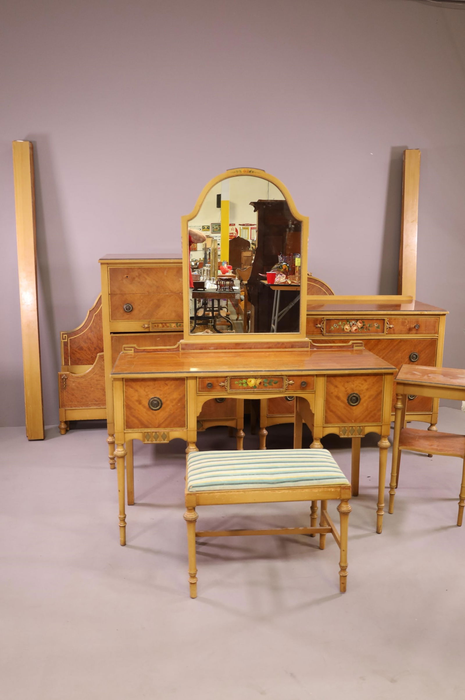 7 PC. 1920'S FRENCH STYLE BEDROOM SET (1 of 5)
