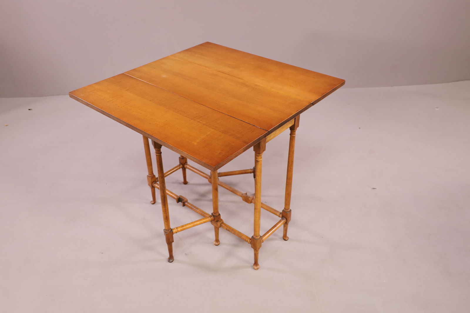 DROP LEAF SIDE TABLE (1 of 2)