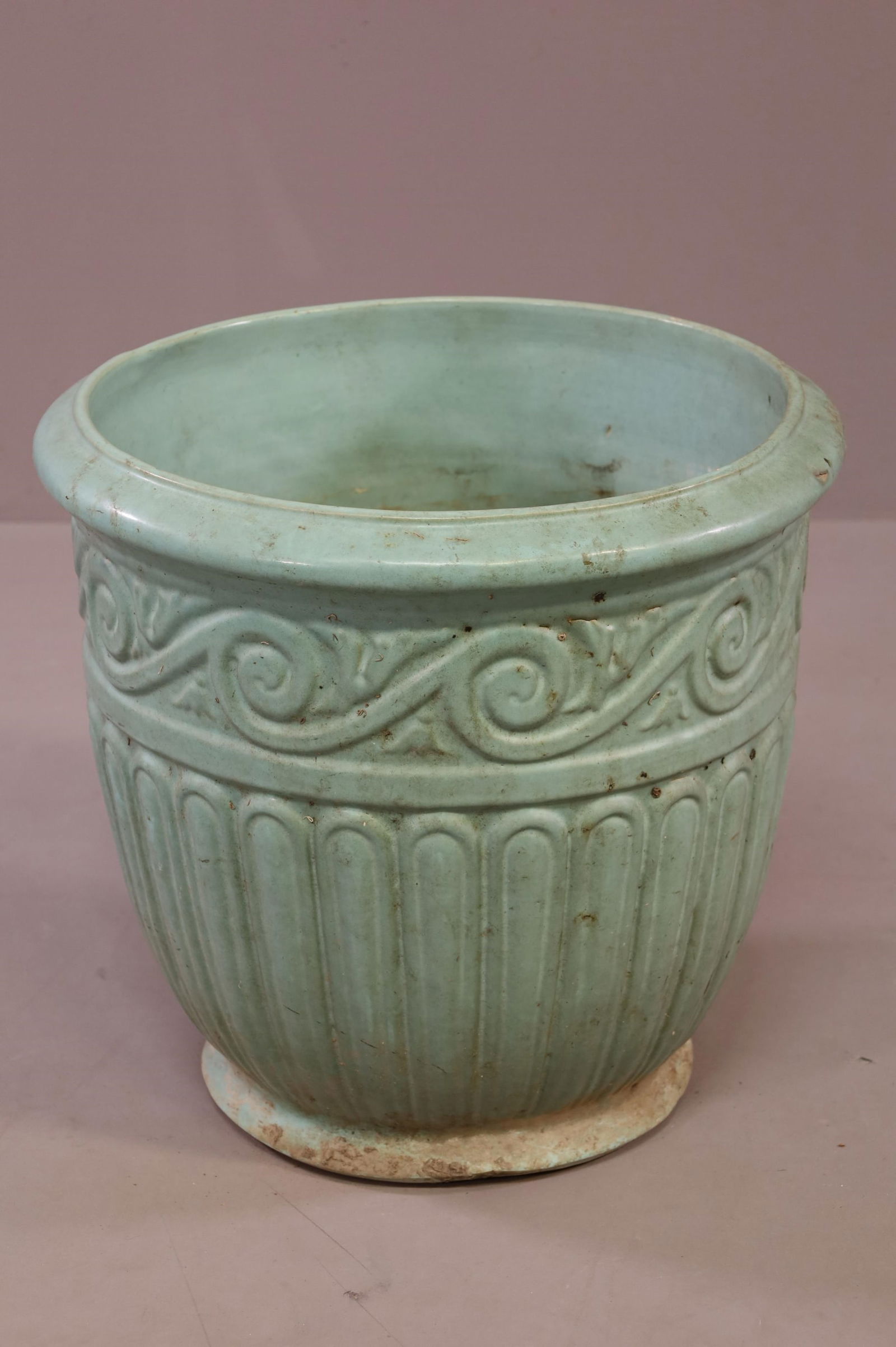 LARGE ZANESVILLE STONEWARE PLANTER (1 of 5)
