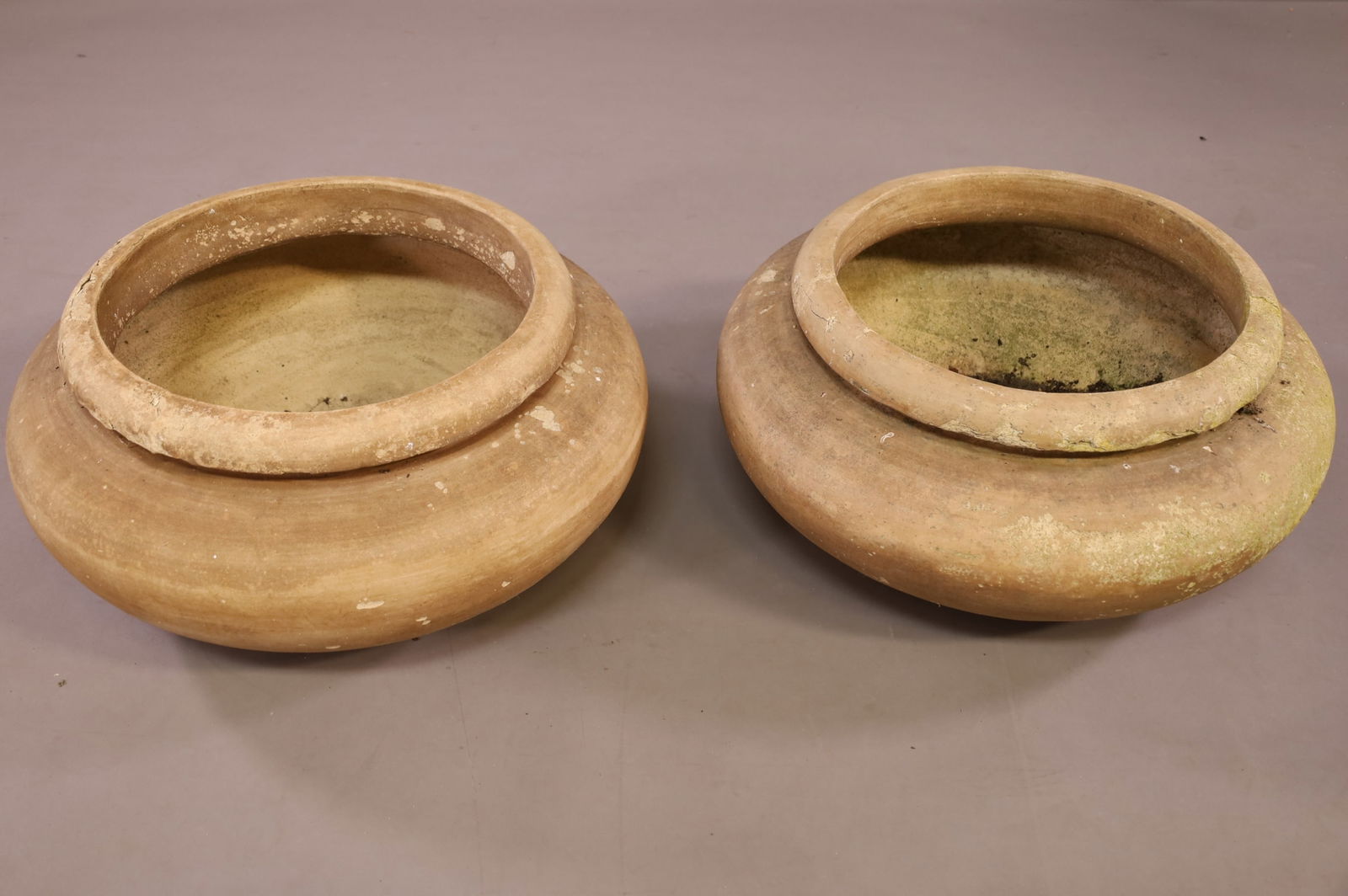 2 LARGE TERRA COTTA PLANTERS (1 of 7)