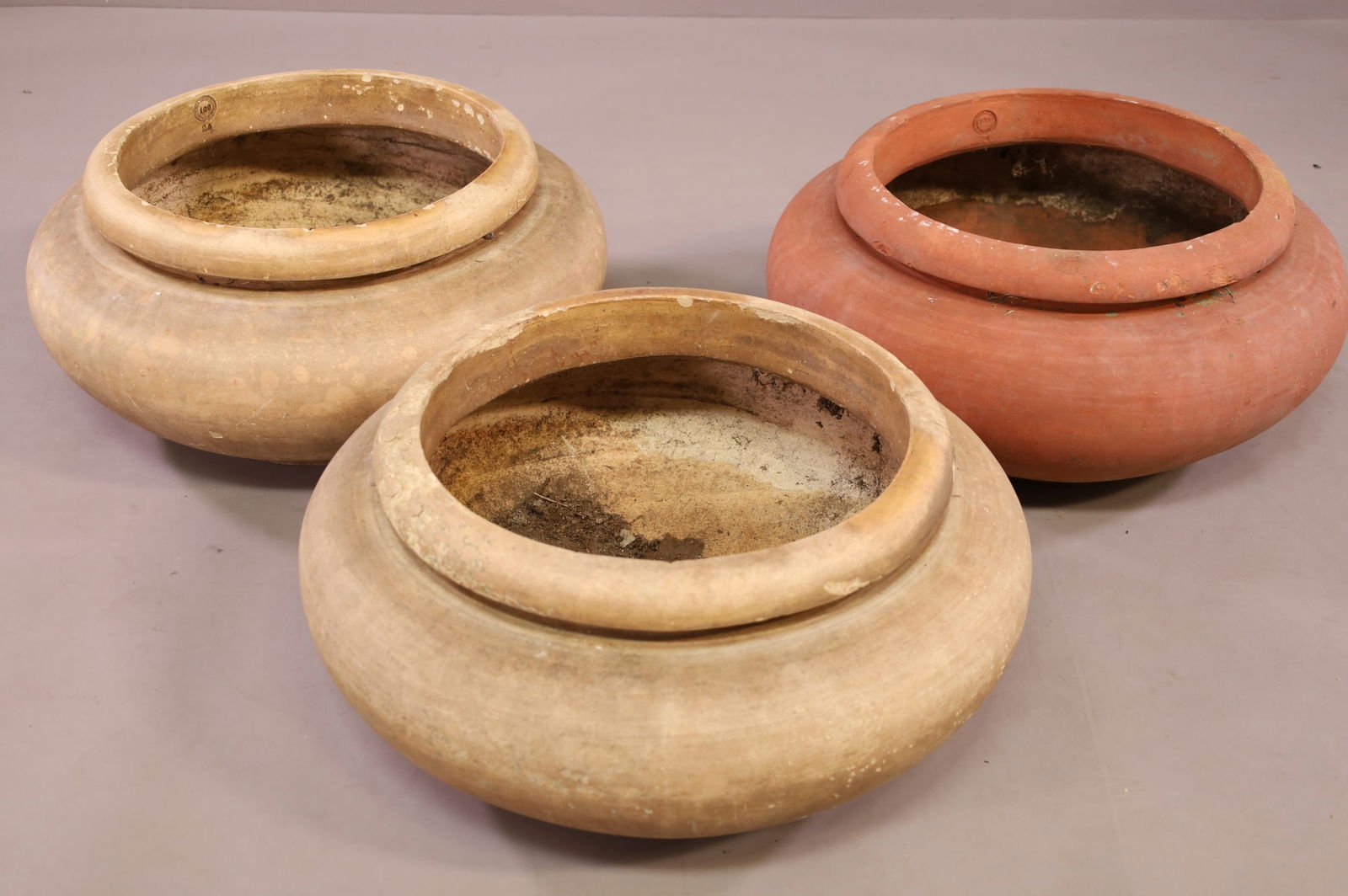 3 LARGE TERRA COTTA PLANTERS (1 of 7)