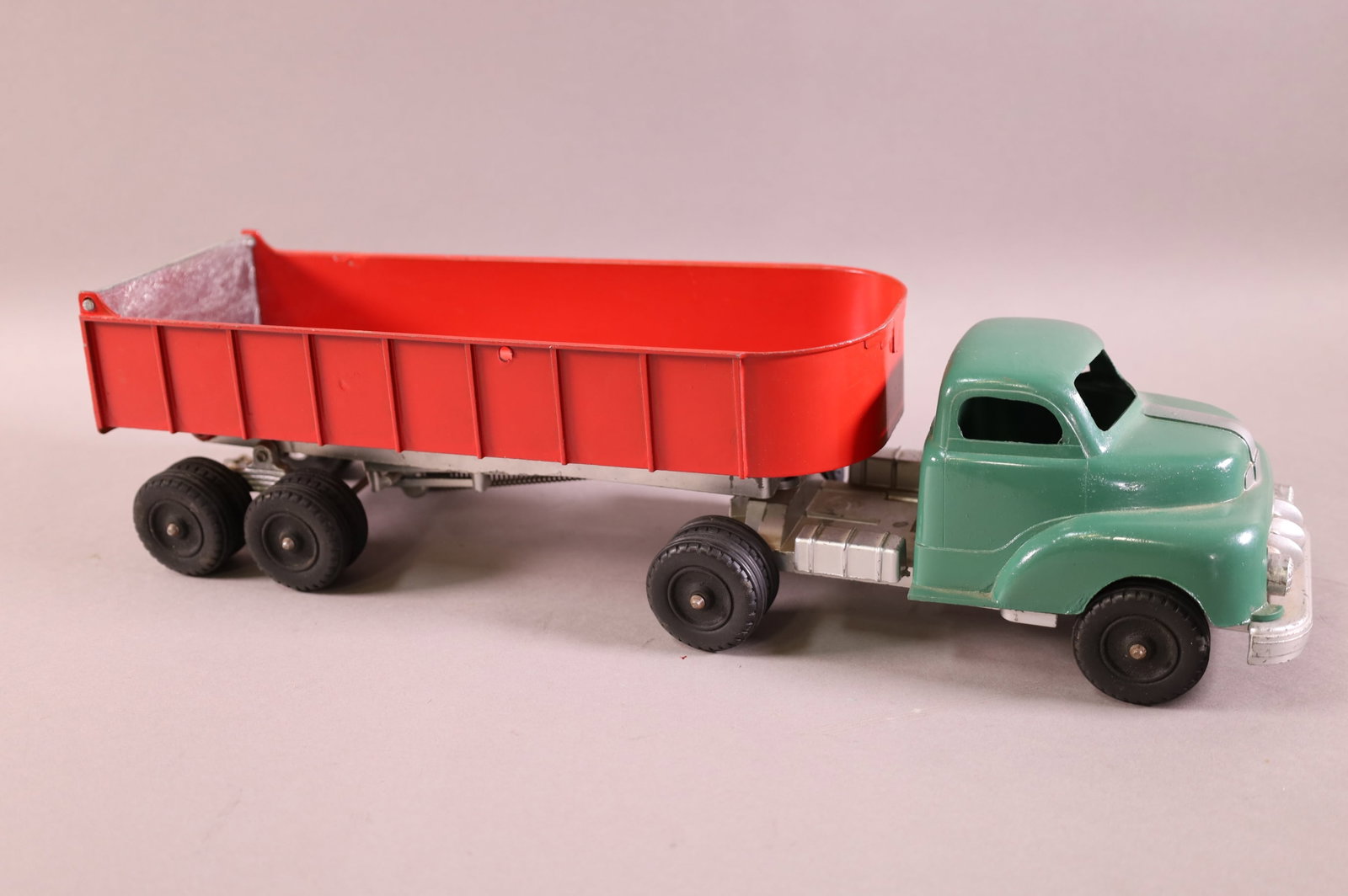 HUBLEY TRUCK AND TRAILER (1 of 3)