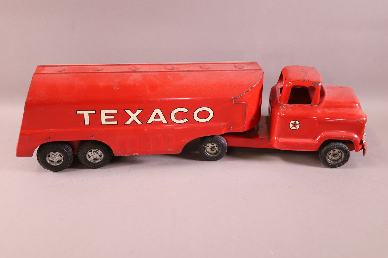 BUDDY L TEXACO TANKER: TEXACO TANKER TRUCK. PLAYED WITH CONDITION, RUST.