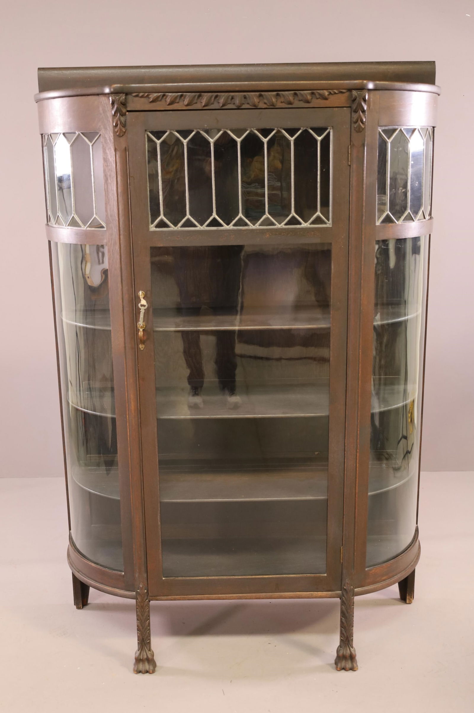 1900'S AM. OAK LEADED GLASS CHINA CABINET (1 of 4)