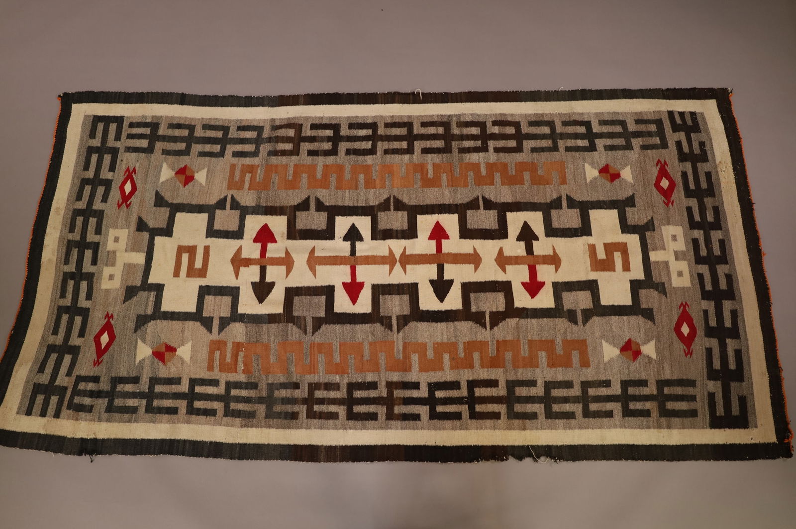 LARGE NATIVE AMERICAN NAVAJO RUG (1 of 13)