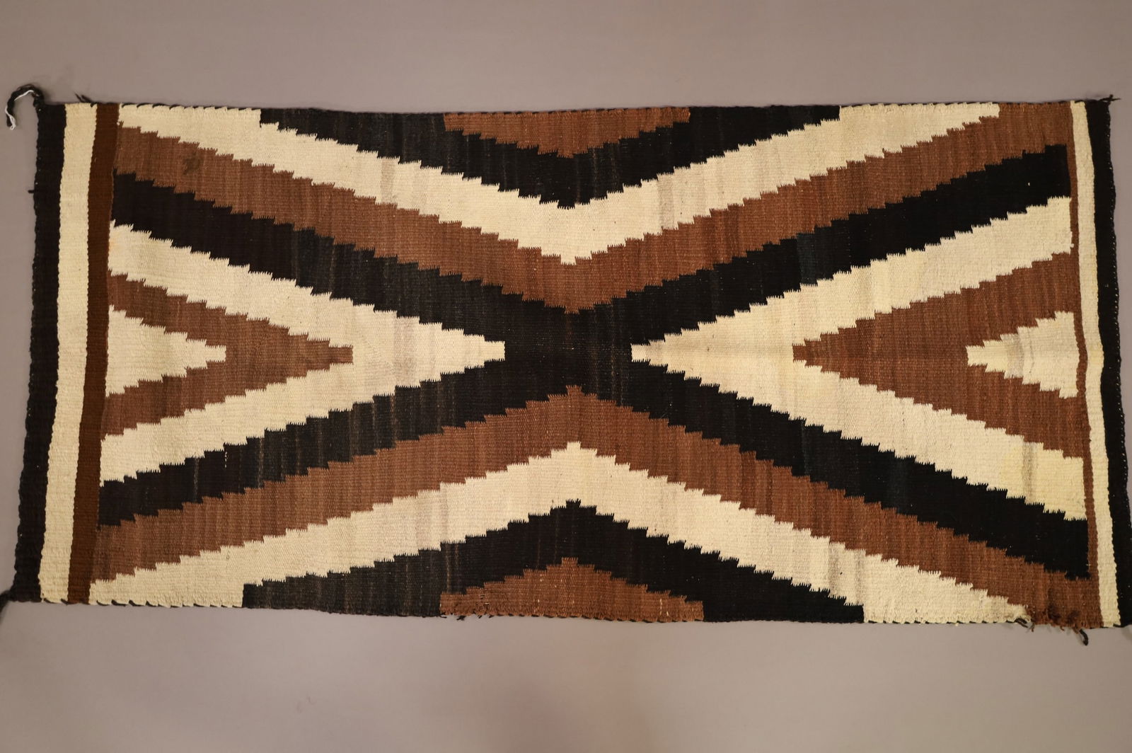 NATIVE AMERICAN NAVAJO RUG (1 of 6)